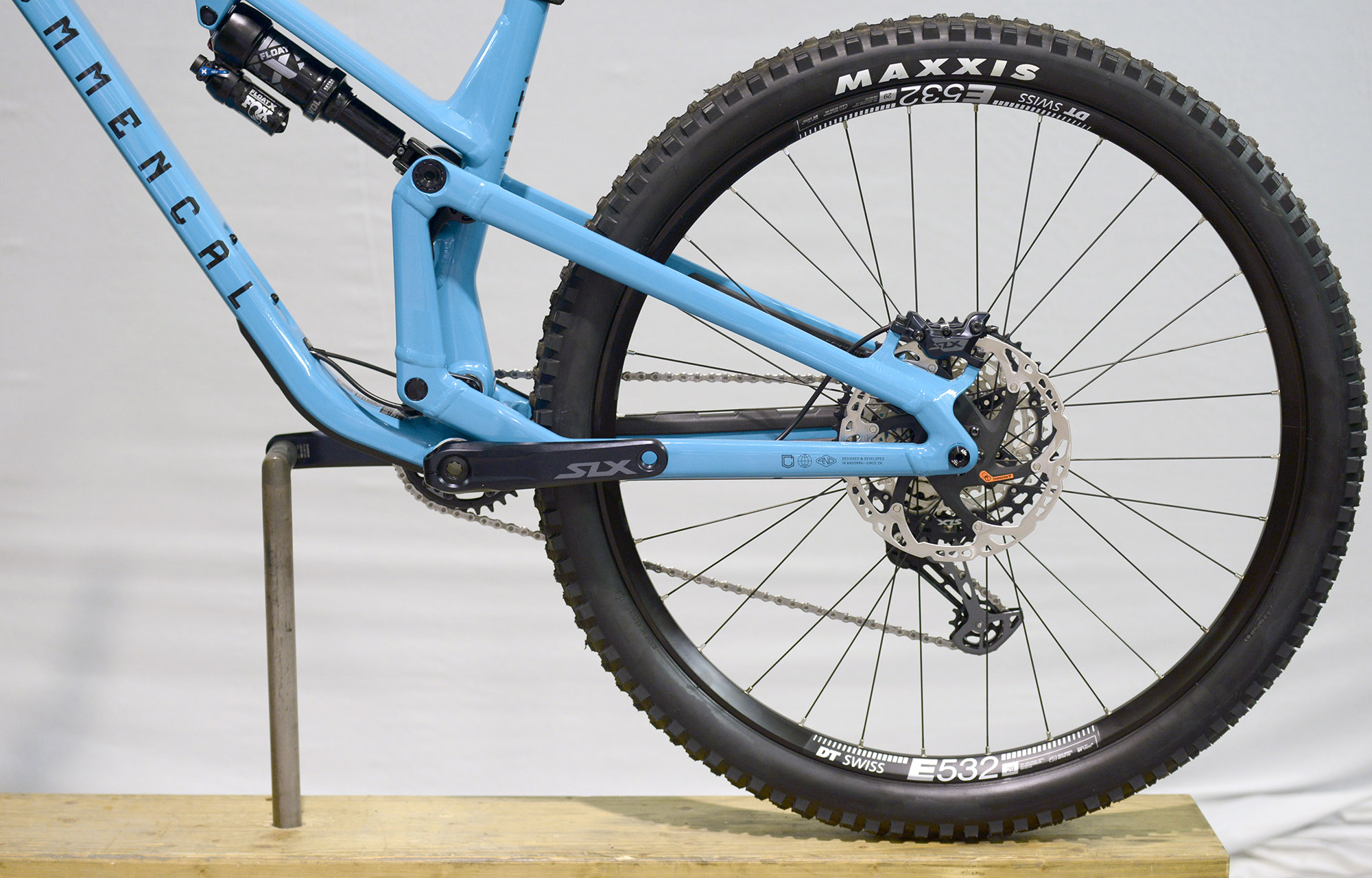 COMMENCAL META V5 ESSENTIAL URANIAN BLUE - M (23121202) image number null