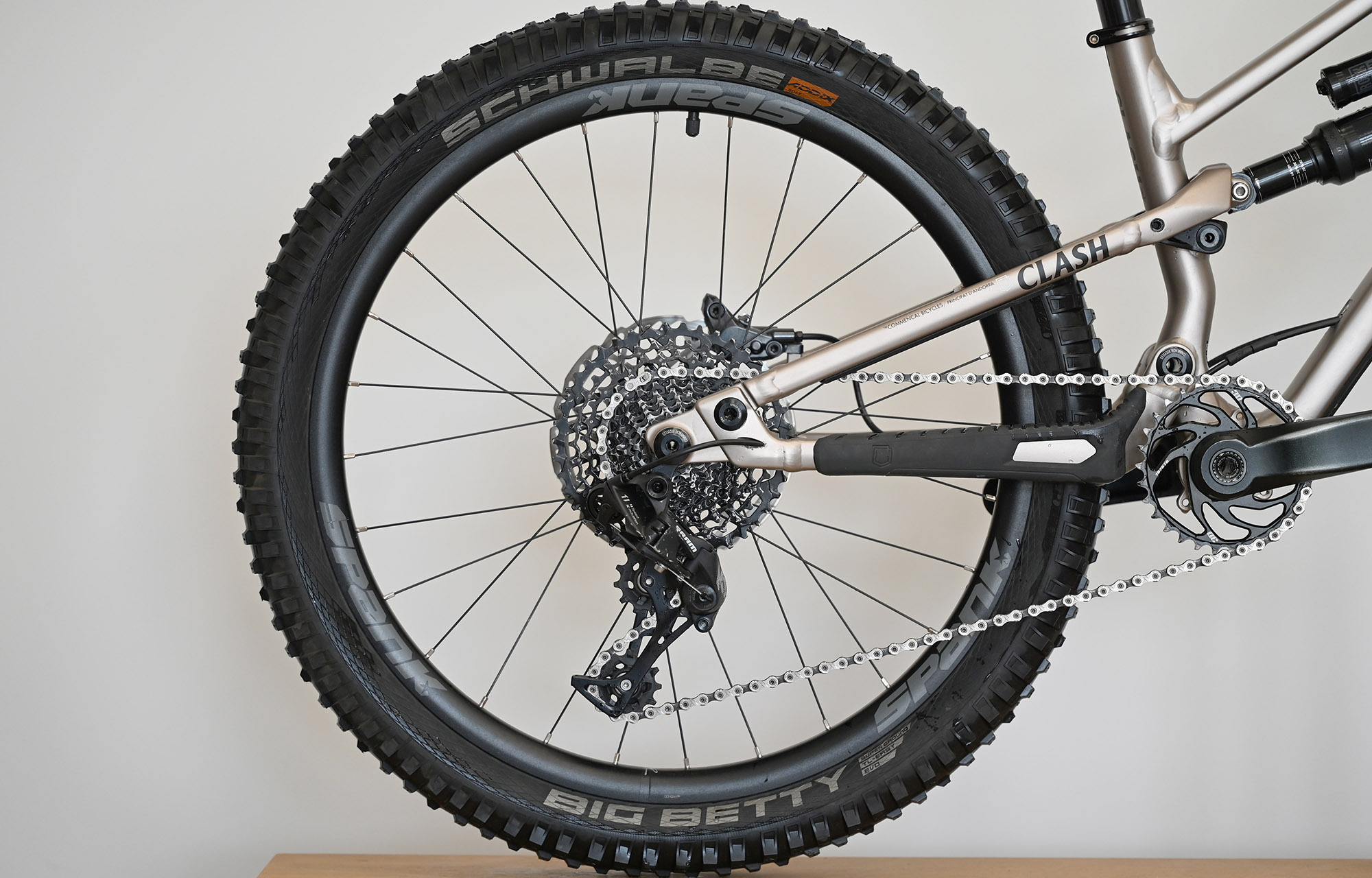 COMMENCAL CLASH 24 V2 CHAMPAGNE (22170600) image cover number large 0