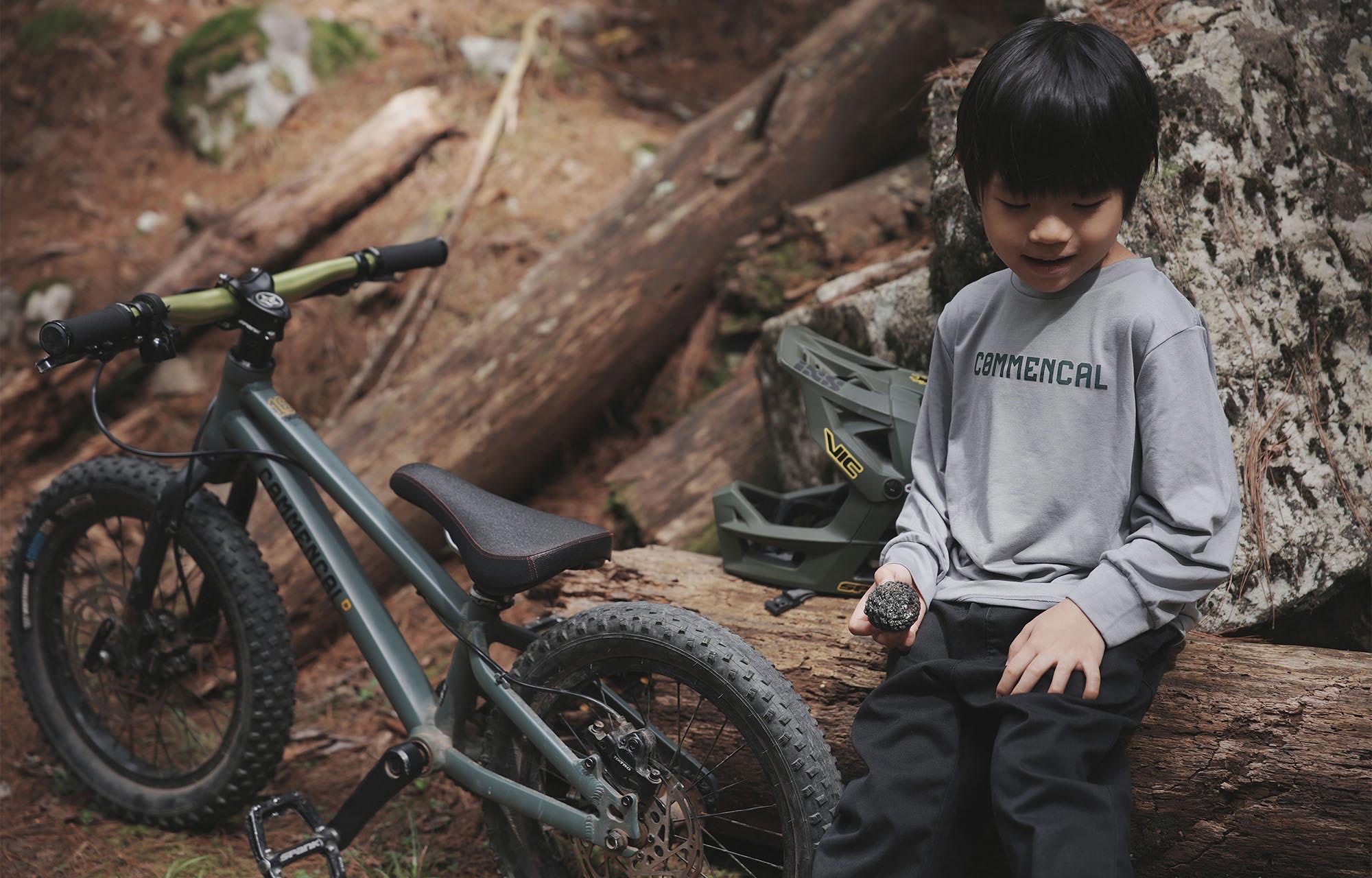 COMMENCAL KIDS LONG SLEEVE TECH-TEE GREY image number null