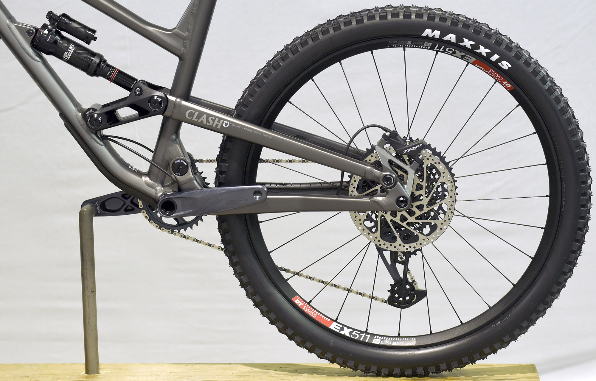 COMMENCAL CLASH RACE DARK SLATE NEW ROCKSHOX - L (22134603) image number null