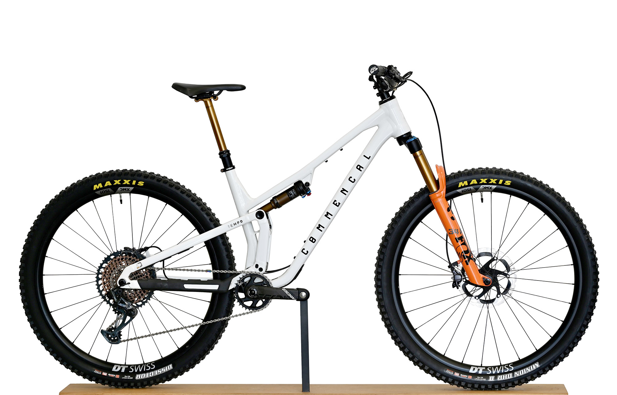 COMMENCAL T.E.M.P.O. SIGNATURE CLEAR SILVER - M (23120402) image number null