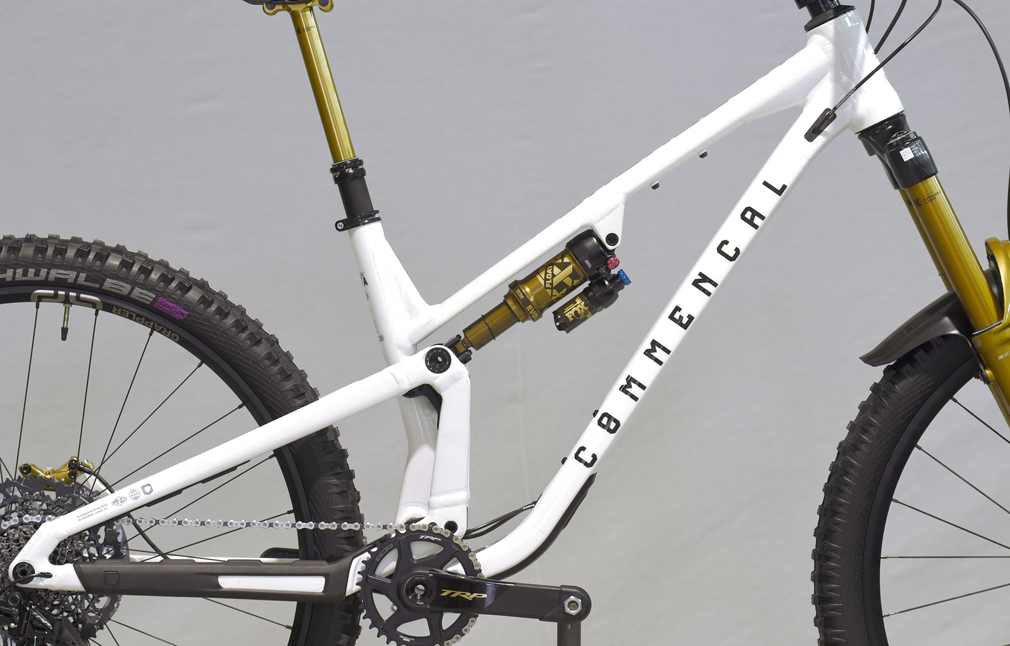 COMMENCAL META V5 CLEAR SILVER [COMMENCAL TEAM] ALC - M  (24100020) image number null