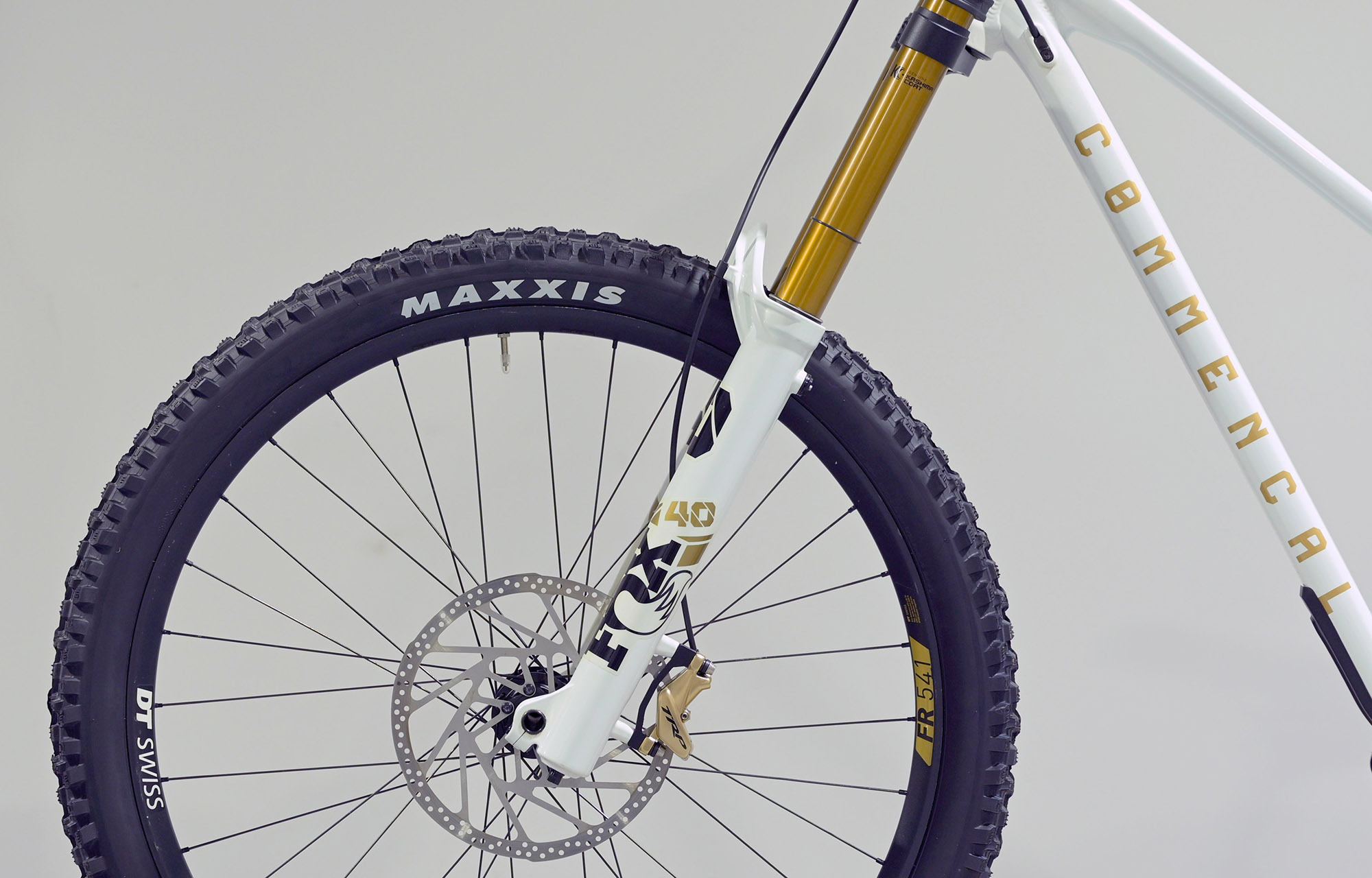 COMMENCAL SUPREME DH V5 SIGNATURE LTD PURE WHITE - M (23100055) image cover number large 3