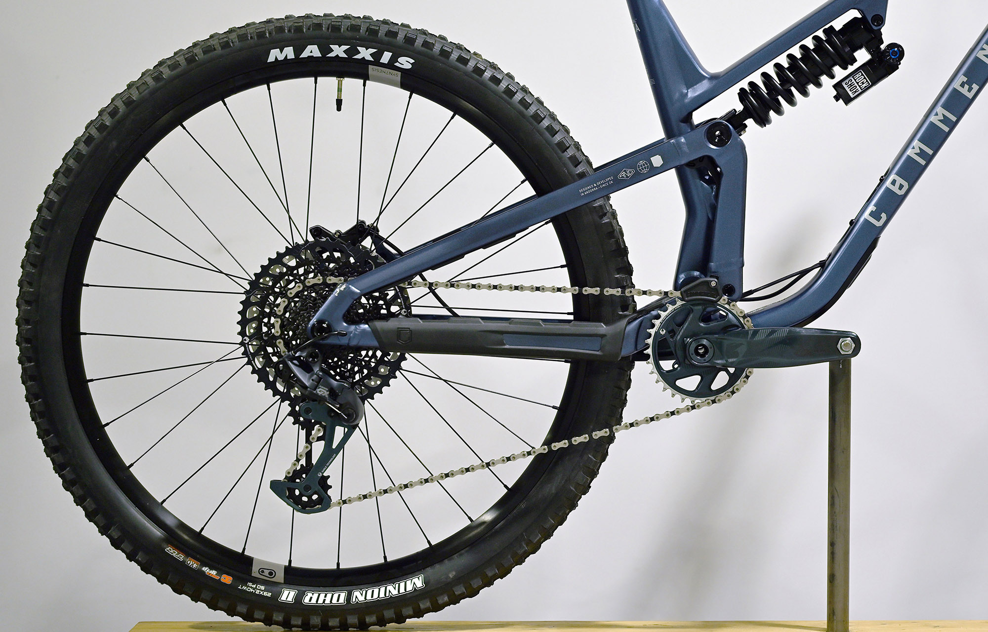 COMMENCAL META V5 RACE SPARKLY BLUE - XL (23121304) image cover number large 0