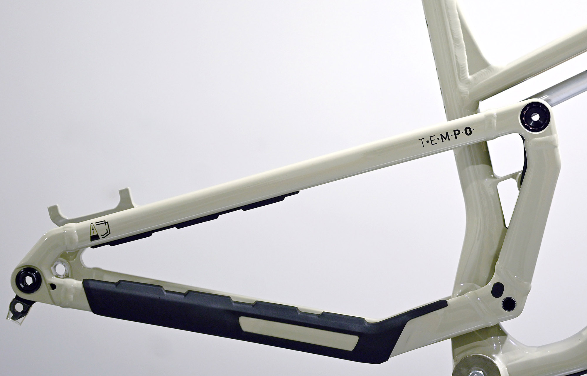 FRAME COMMENCAL T.E.M.P.O. CHALK - M (23220102) image cover number large 0