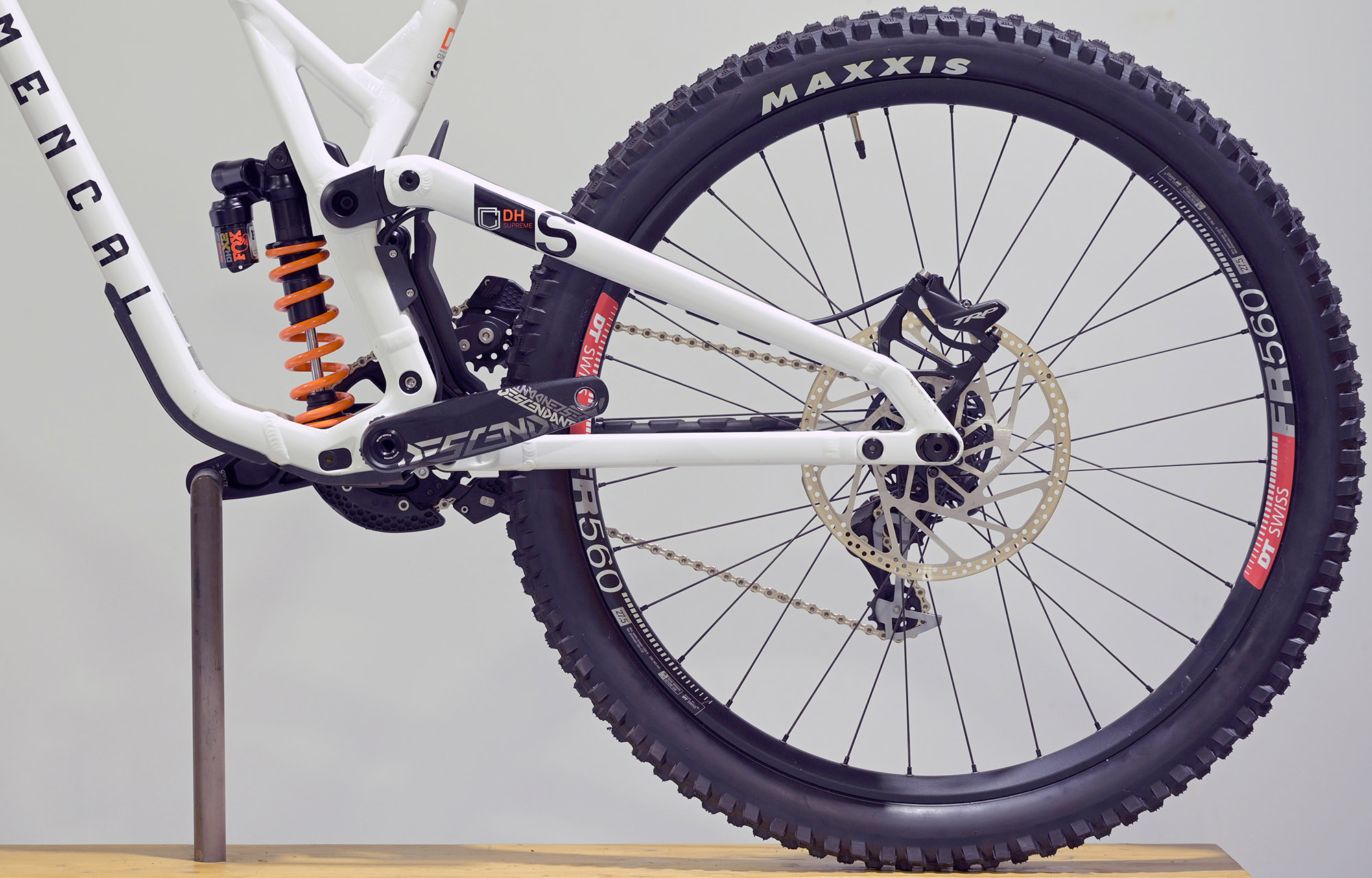 COMMENCAL SUPREME DH V5 SIGNATURE PURE WHITE - S (22150901) image cover number large 2