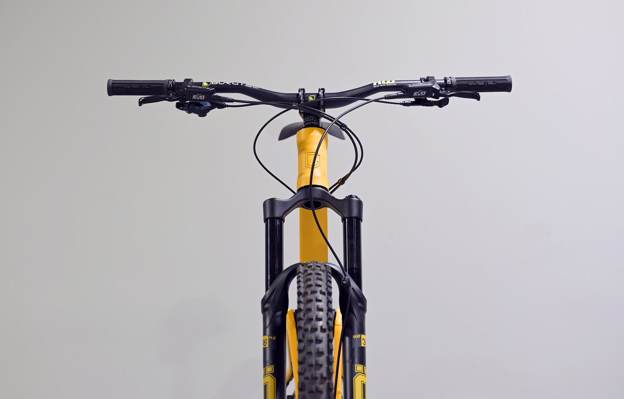 COMMENCAL META V5 OHLINS EDITION YELLOW - M (23122402) image cover number large 3