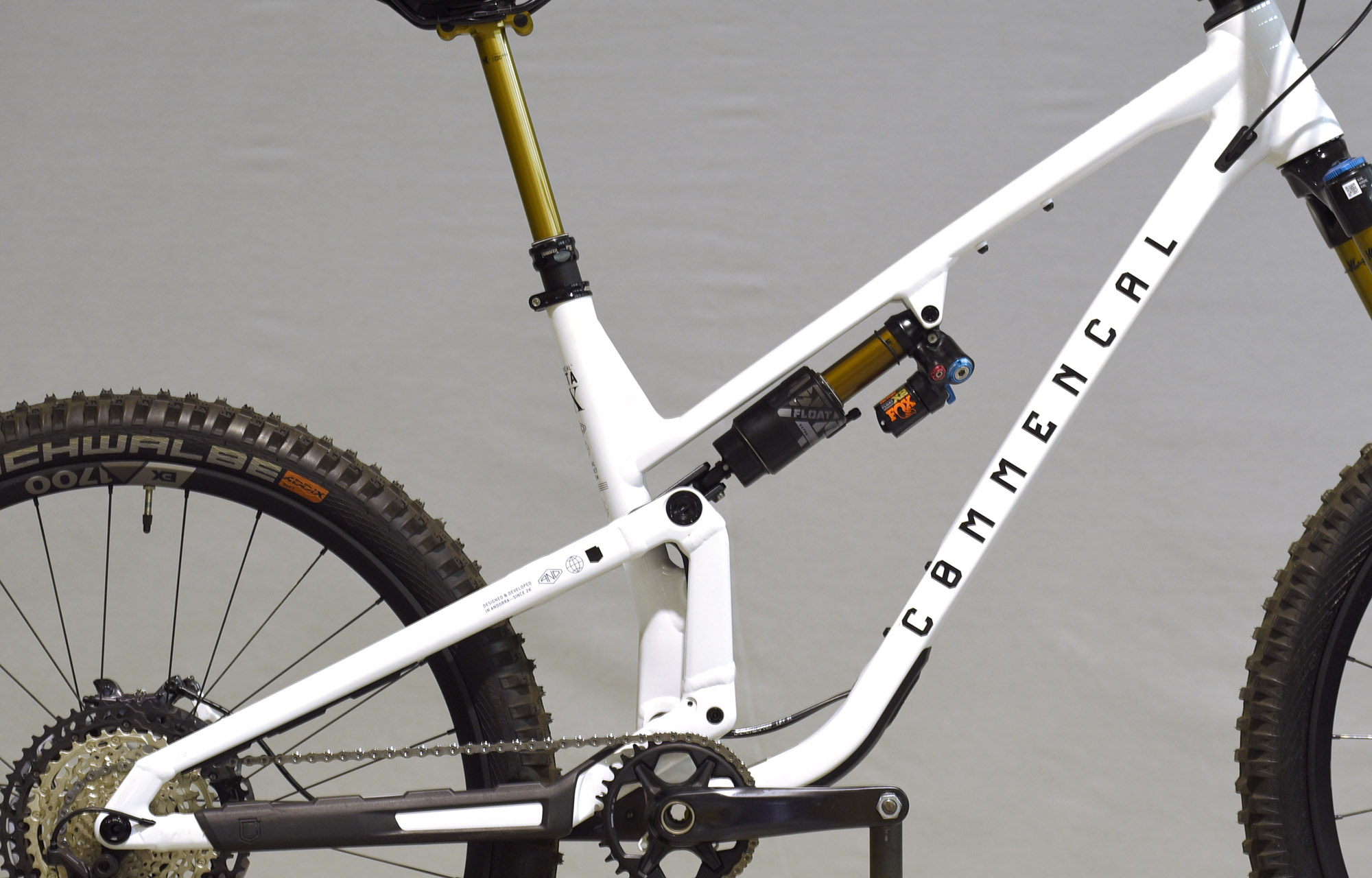 COMMENCAL META SX V5 SIGNATURE CLEAR SILVER - L (23131903) image number null