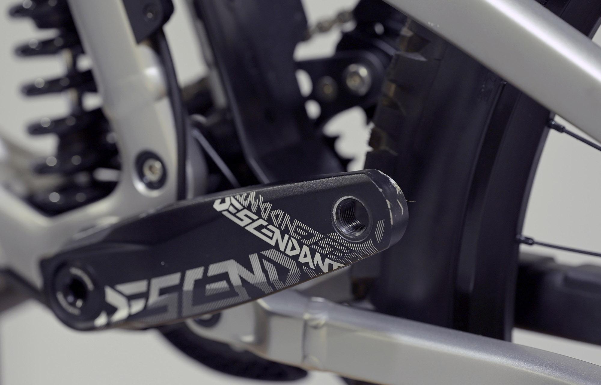 COMMENCAL SUPREME DH V5 ESSENTIAL SILVER - M (23150902) image cover number large 5