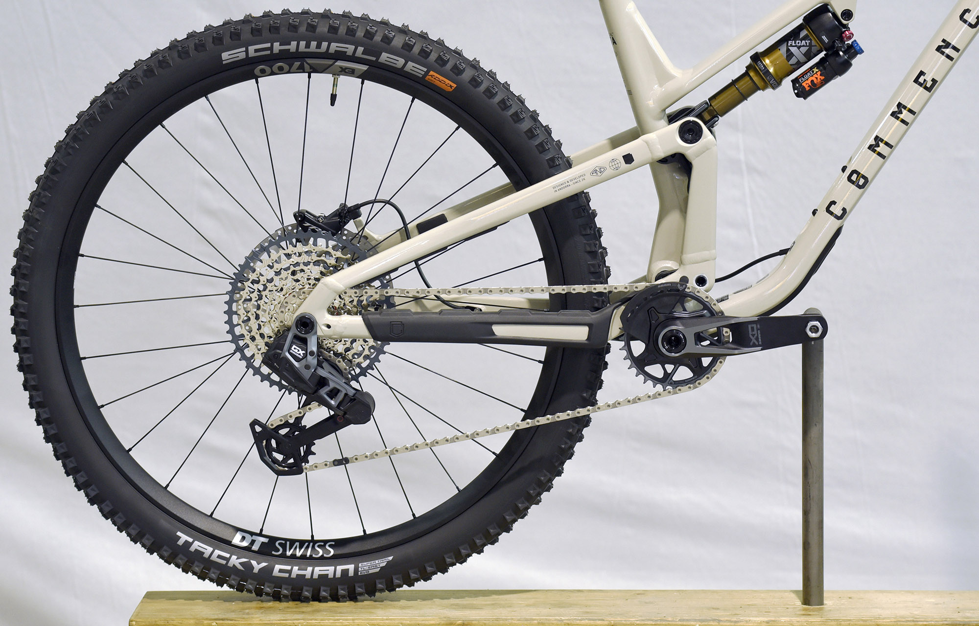 COMMENCAL META V5 T-TYPE CHALK - L (23120903) image number null