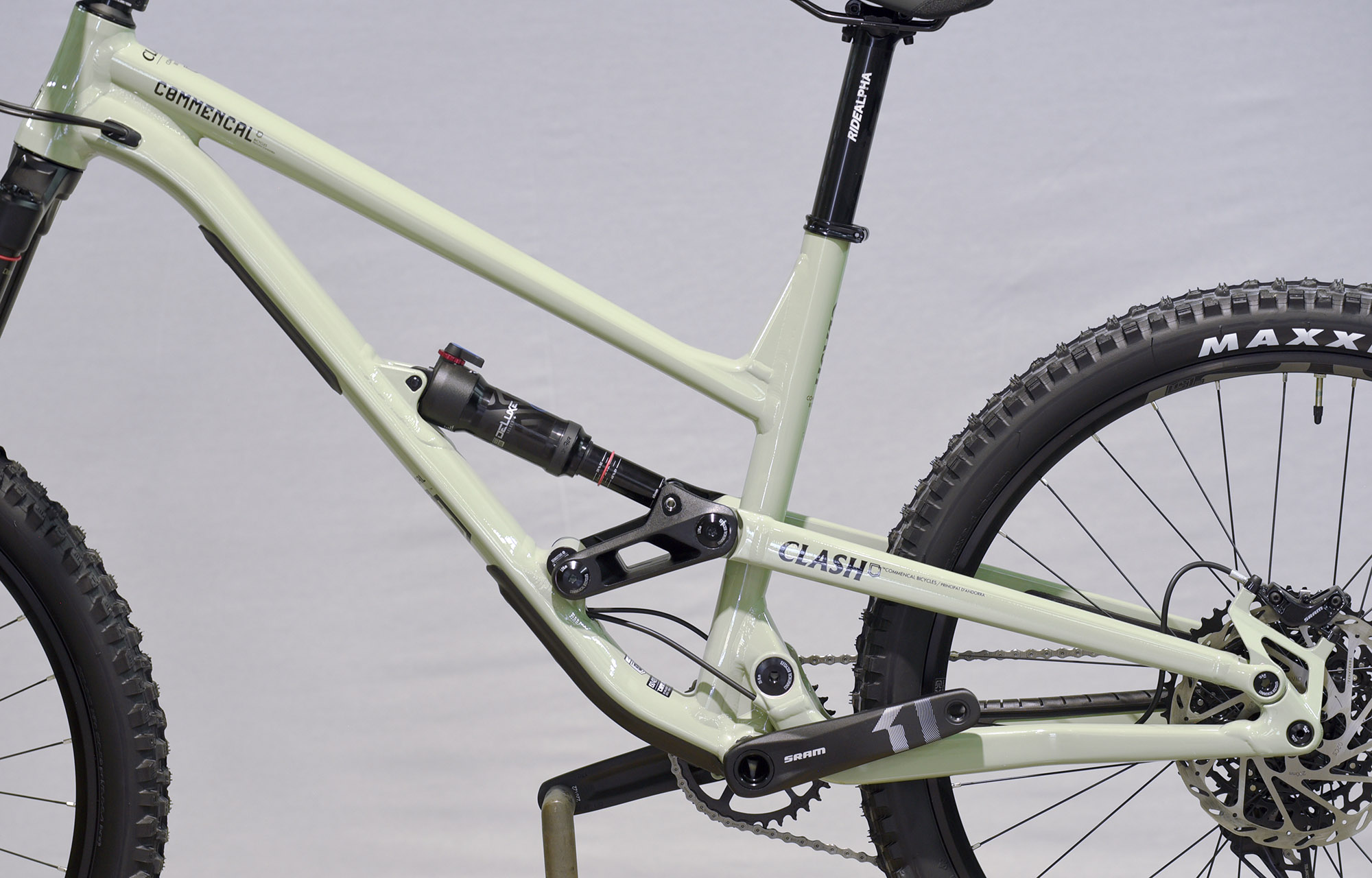 COMMENCAL CLASH ORIGIN HERITAGE GREEN - L (22131103) image number null