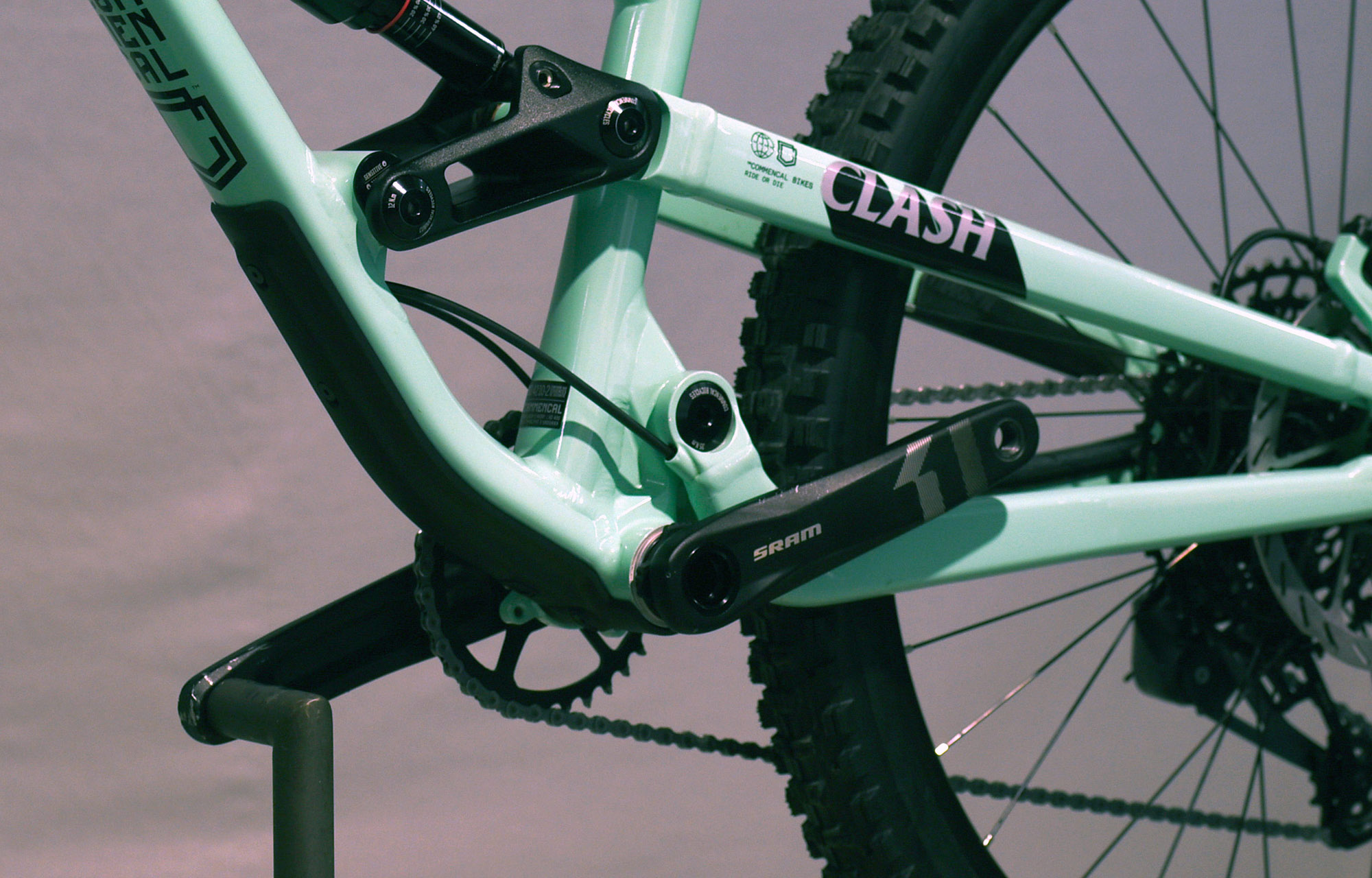 COMMENCAL CLASH RIDE EMERALD  GREEN NEW ROCKSHOX - S (23130101) image number null