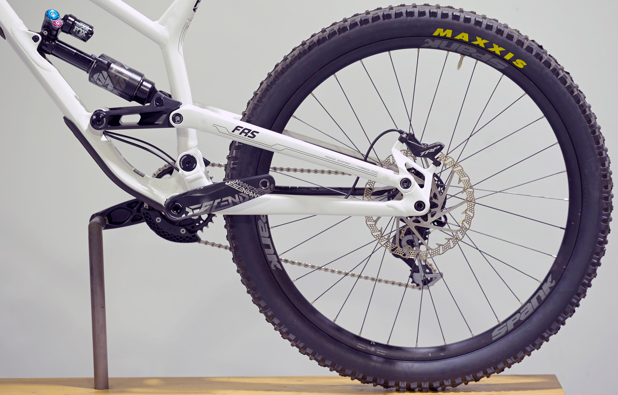 COMMENCAL FRS ESSENTIAL PURE WHITE - M (22151902) image cover number large 3