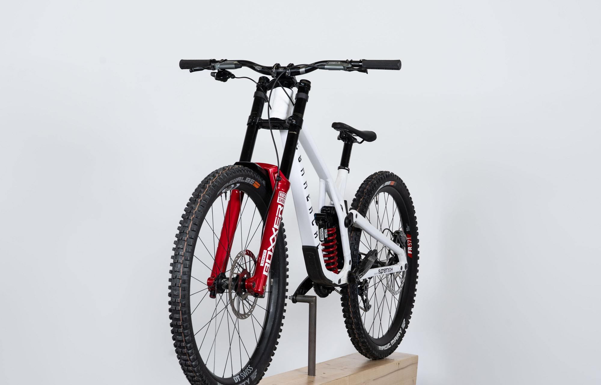 COMMENCAL SUPREME DH V5 ROCKSHOX PURE WHITE - L (24157103) image large number 4