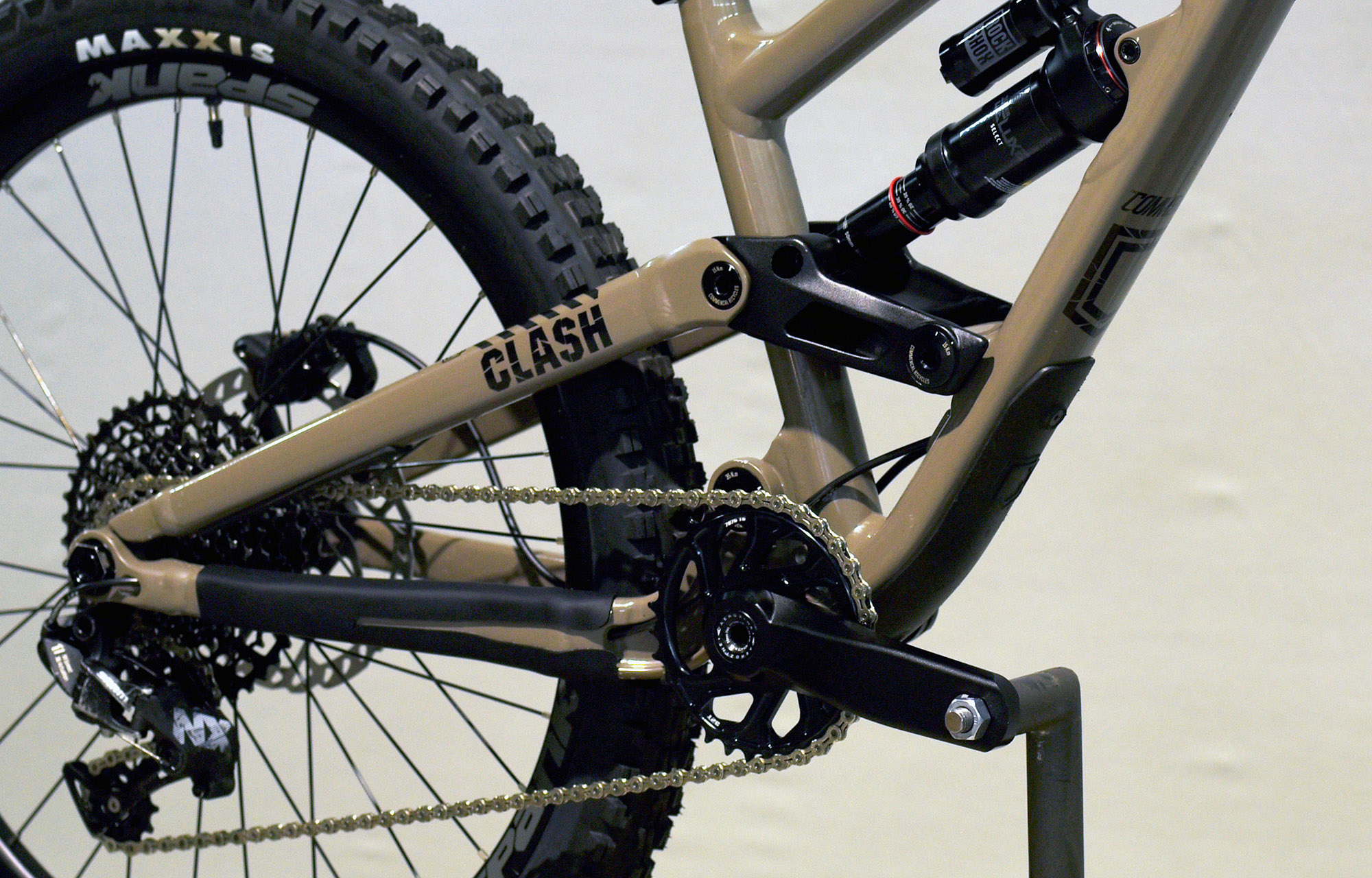 COMMENCAL CLASH 24 V1 DIRT MAXXIS - 24 (21175100) image number null