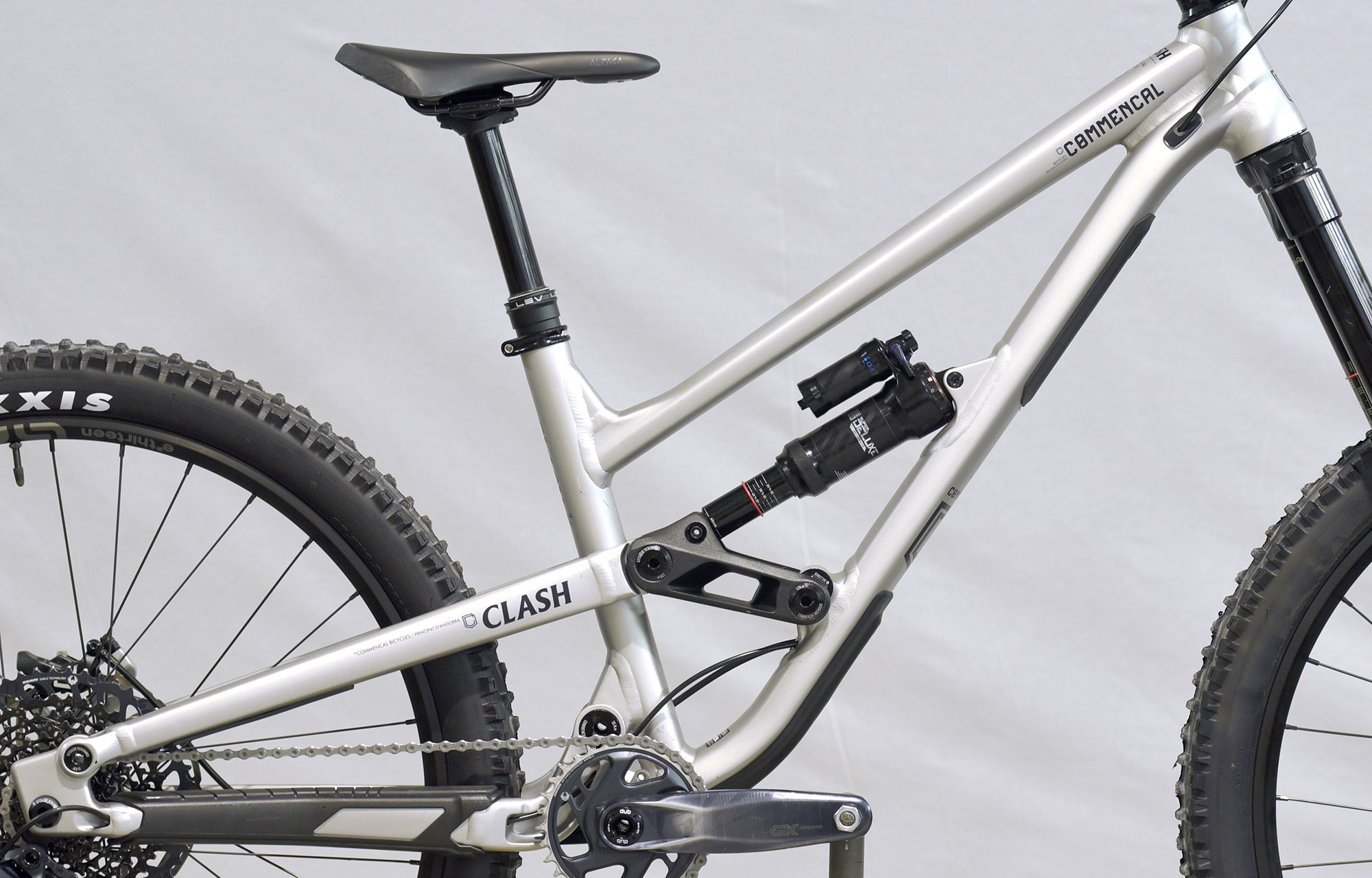 COMMENCAL CLASH RACE SILVER - S (22132101) image number null
