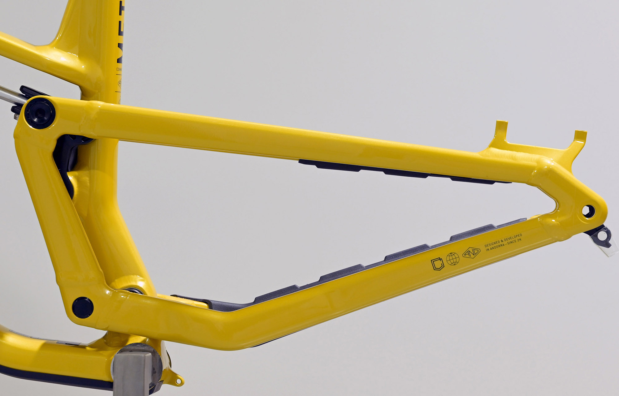 FRAME COMMENCAL META V5 MUSTARD - M (23121602) image number null