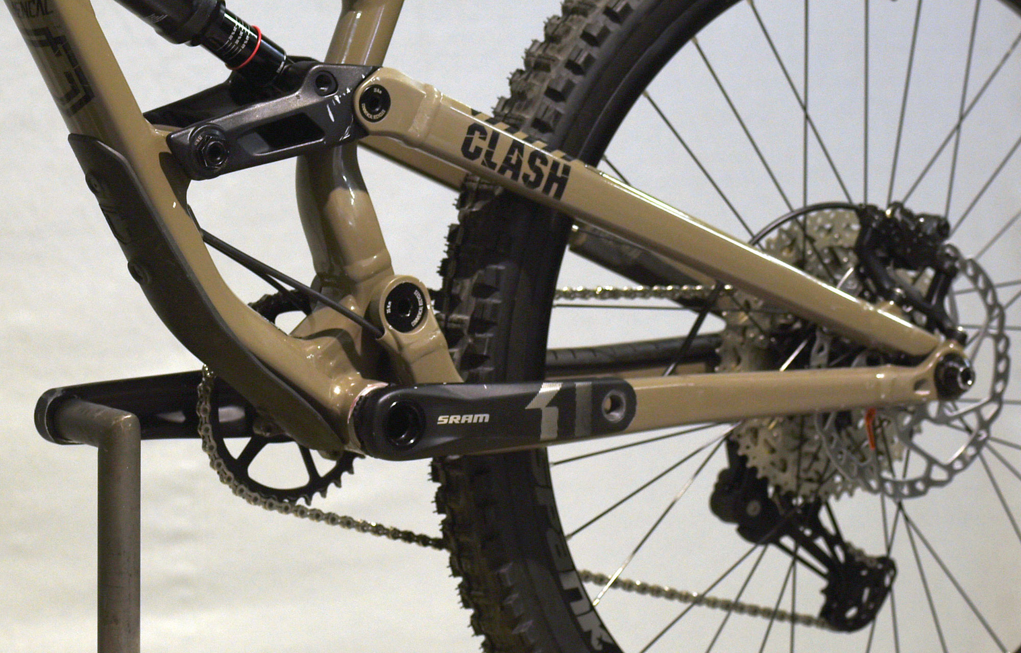 COMMENCAL CLASH JR DIRT MAXXIS - JR (21175200) image number null
