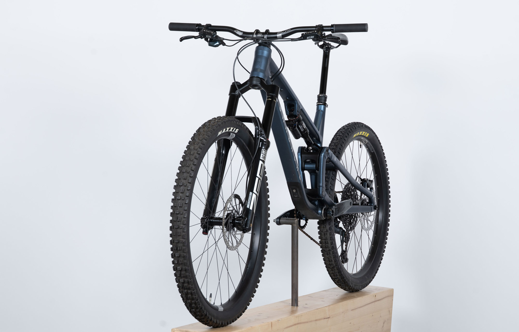 COMMENCAL META SX V5 RACE SPARKLY BLUE - L (23131703) image large number 4