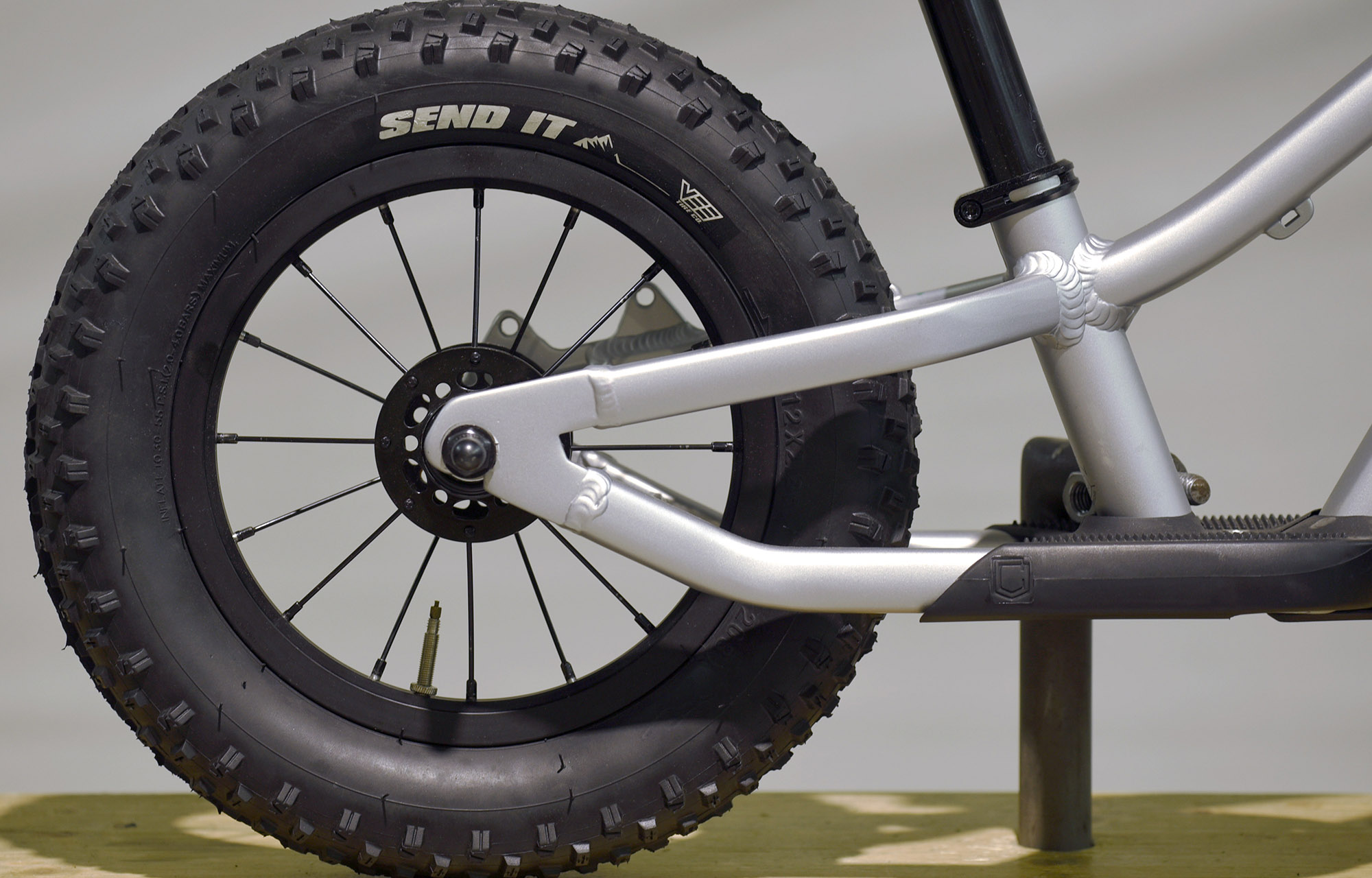 COMMENCAL RAMONES 12 PUSH BIKE SILVER - (22172600) image number null
