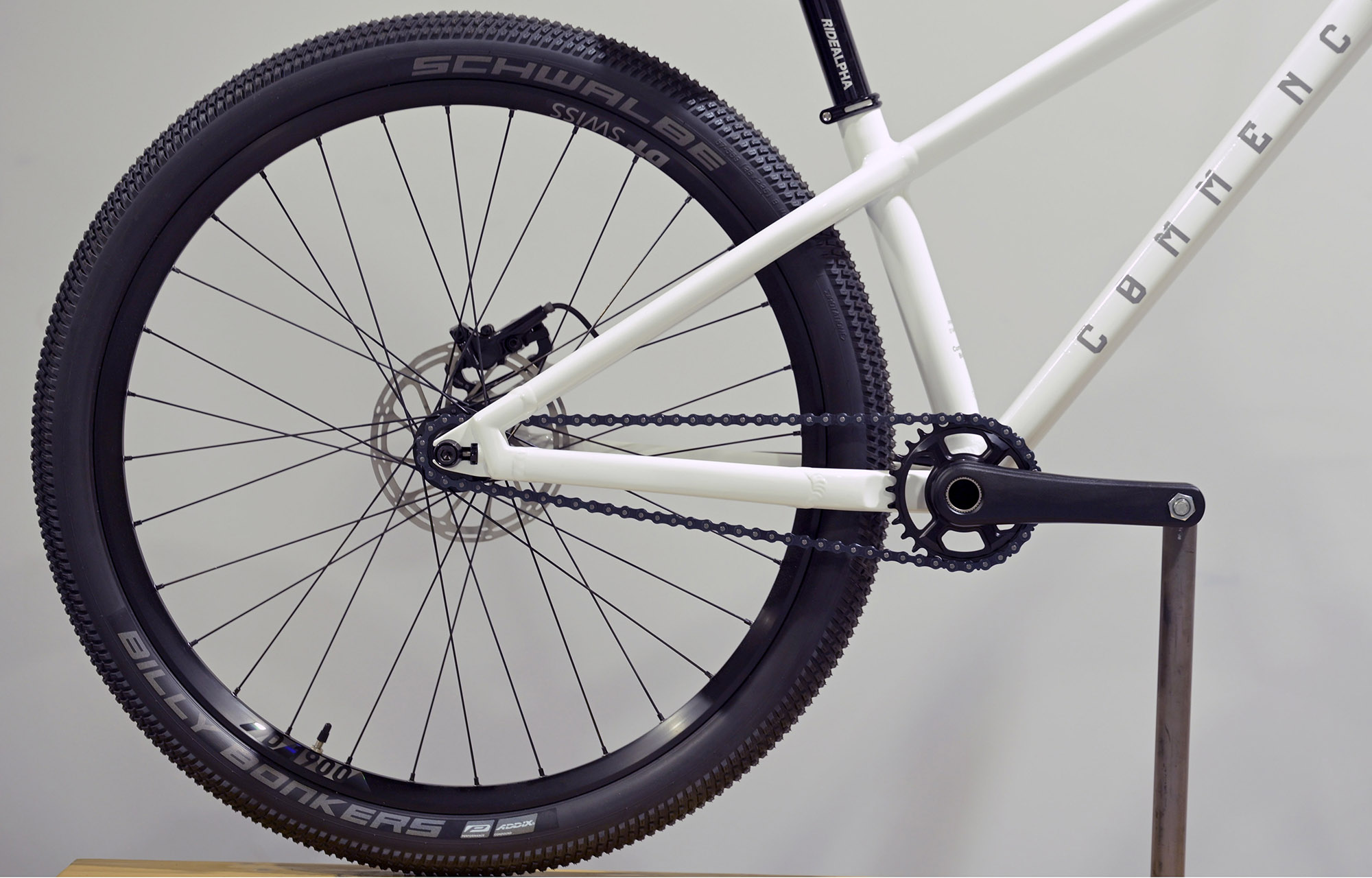 COMMENCAL ABSOLUT PIKE BLACK PURE WHITE - M (24141302) image cover number large 0