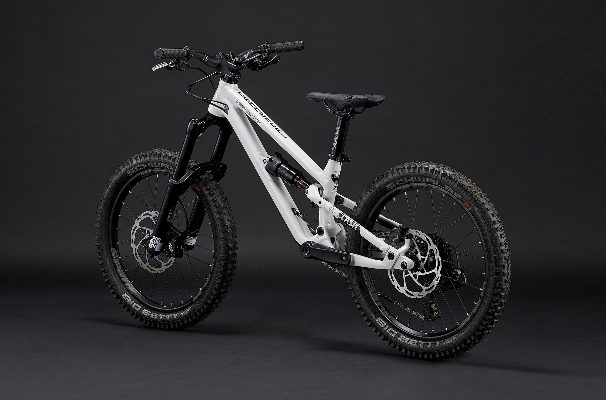 COMMENCAL CLASH 20 V2  PURE WHITE image number null