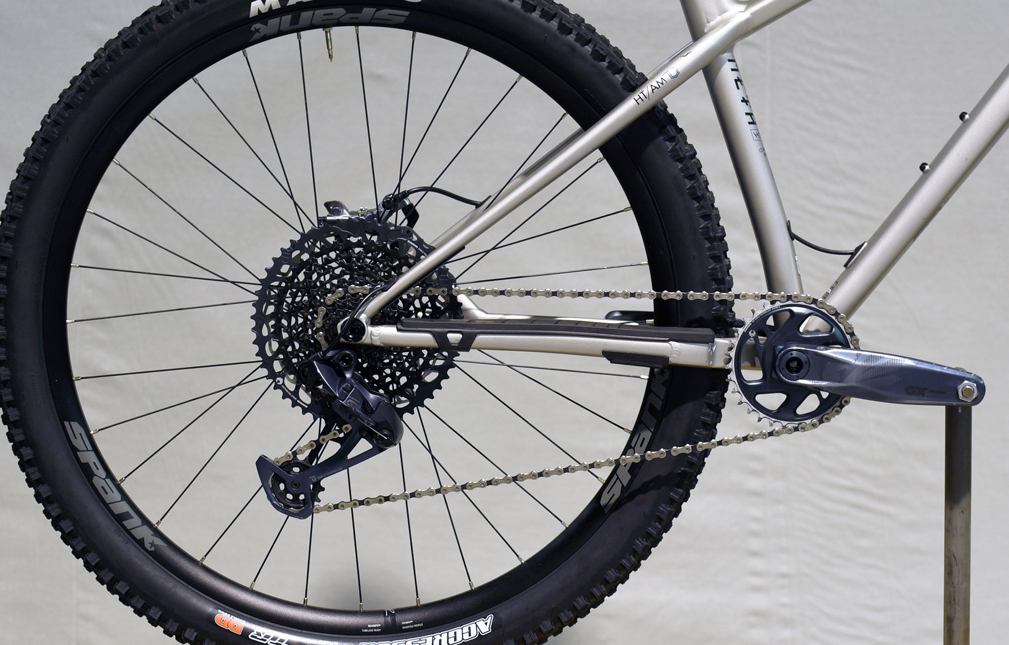 COMMENCAL META HT AM OHLINS EDITION SILVER - L (22131903) image number null