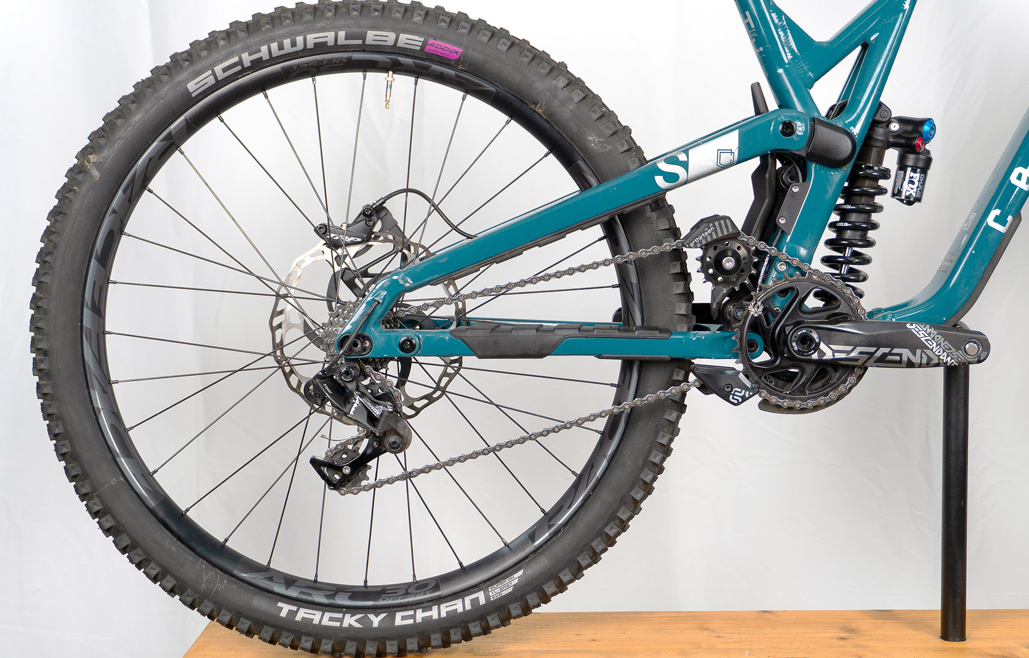 COMMENCAL SUPREME DH V5 ESSENTIAL AQUA BLUE - M (23150102) image number null