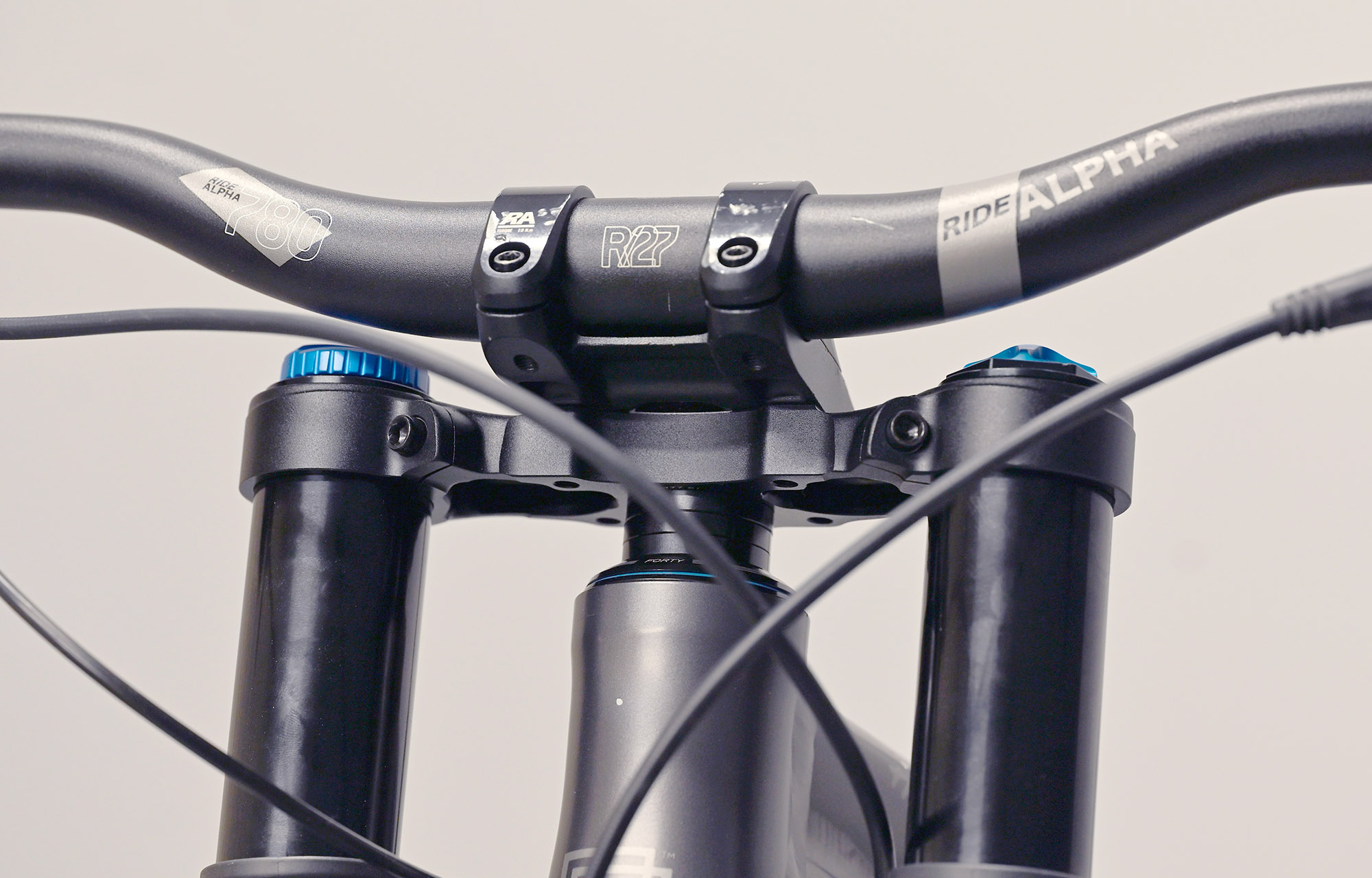 COMMENCAL FRS ESSENTIAL DARK SLATE - M (22150502) image number null
