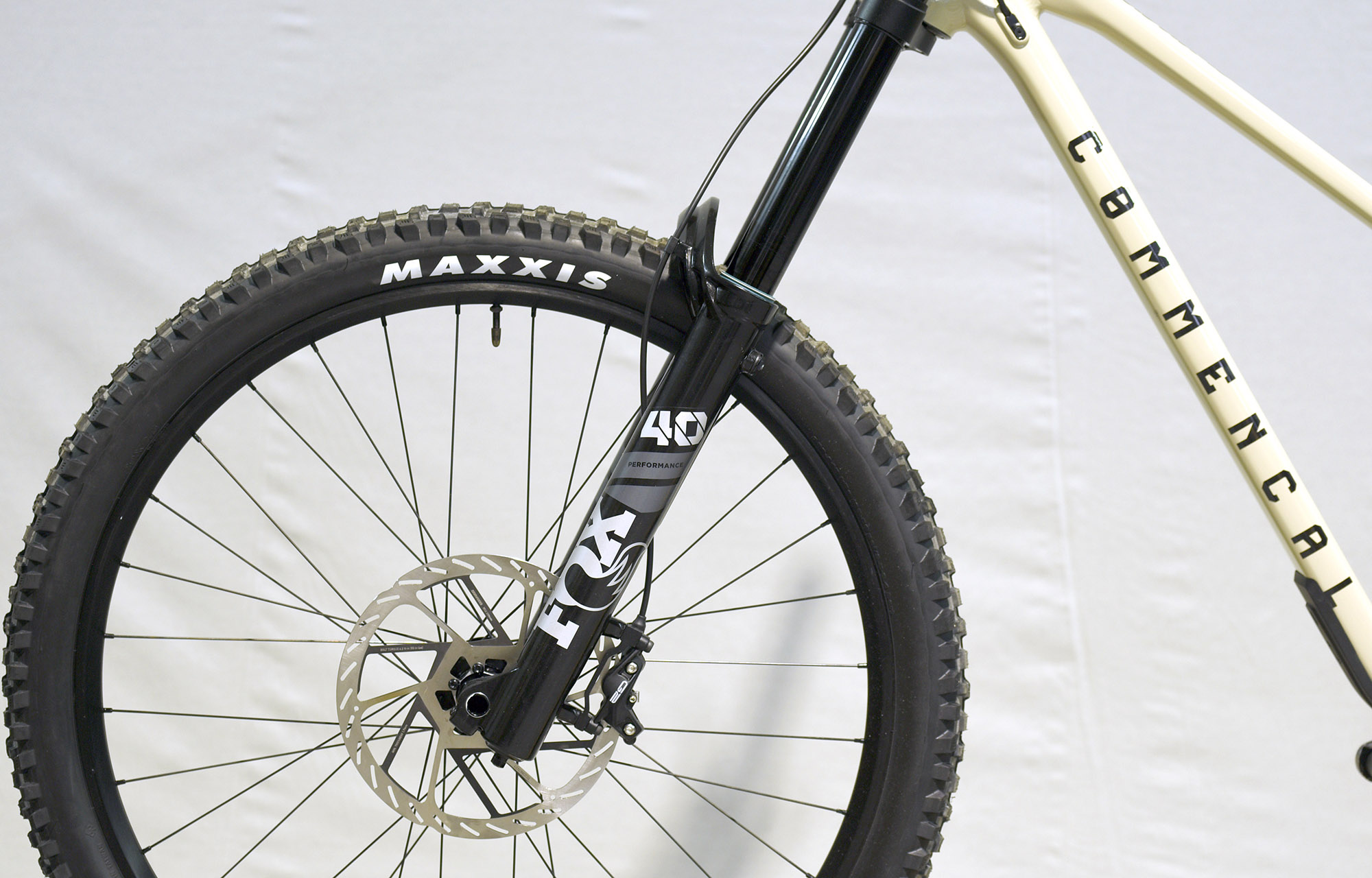 COMMENCAL SUPREME DH V5 ESSENTIAL CHALK - XL (22101026) image number null