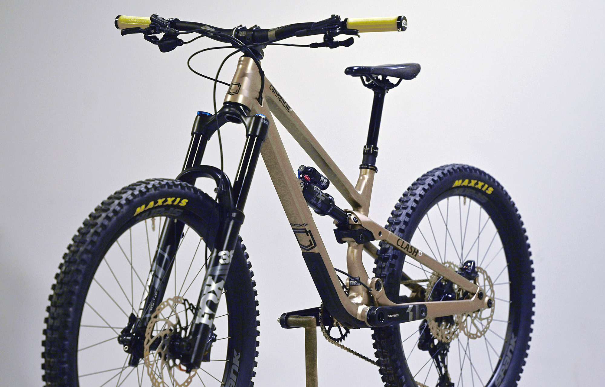 COMMENCAL CLASH JR CHAMPAGNE - (22170700) image cover number large 4