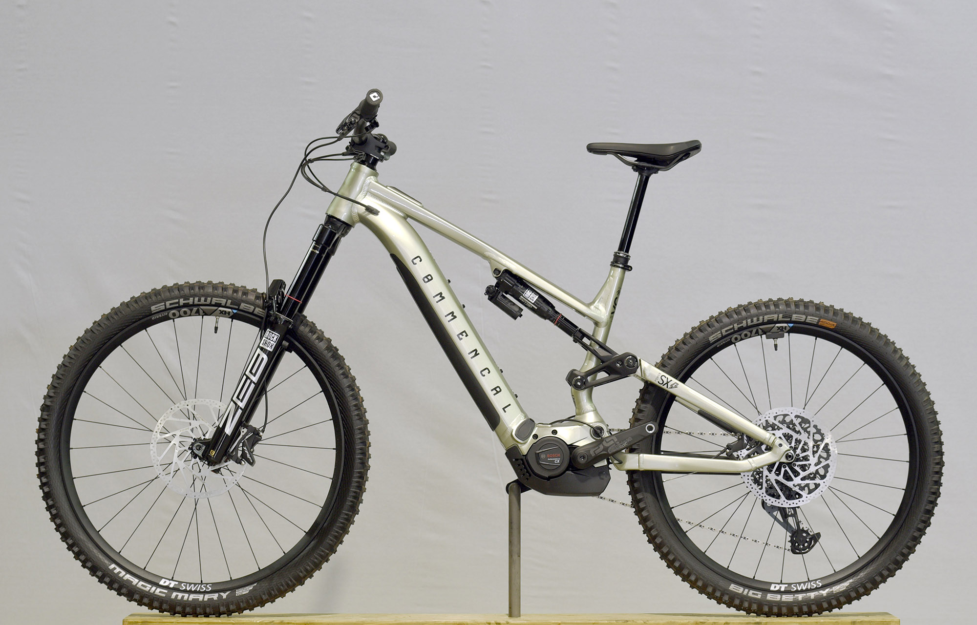 COMMENCAL META POWER SX BOSCH RACE 70´S GREEN - L (22182103) 0 km image number null