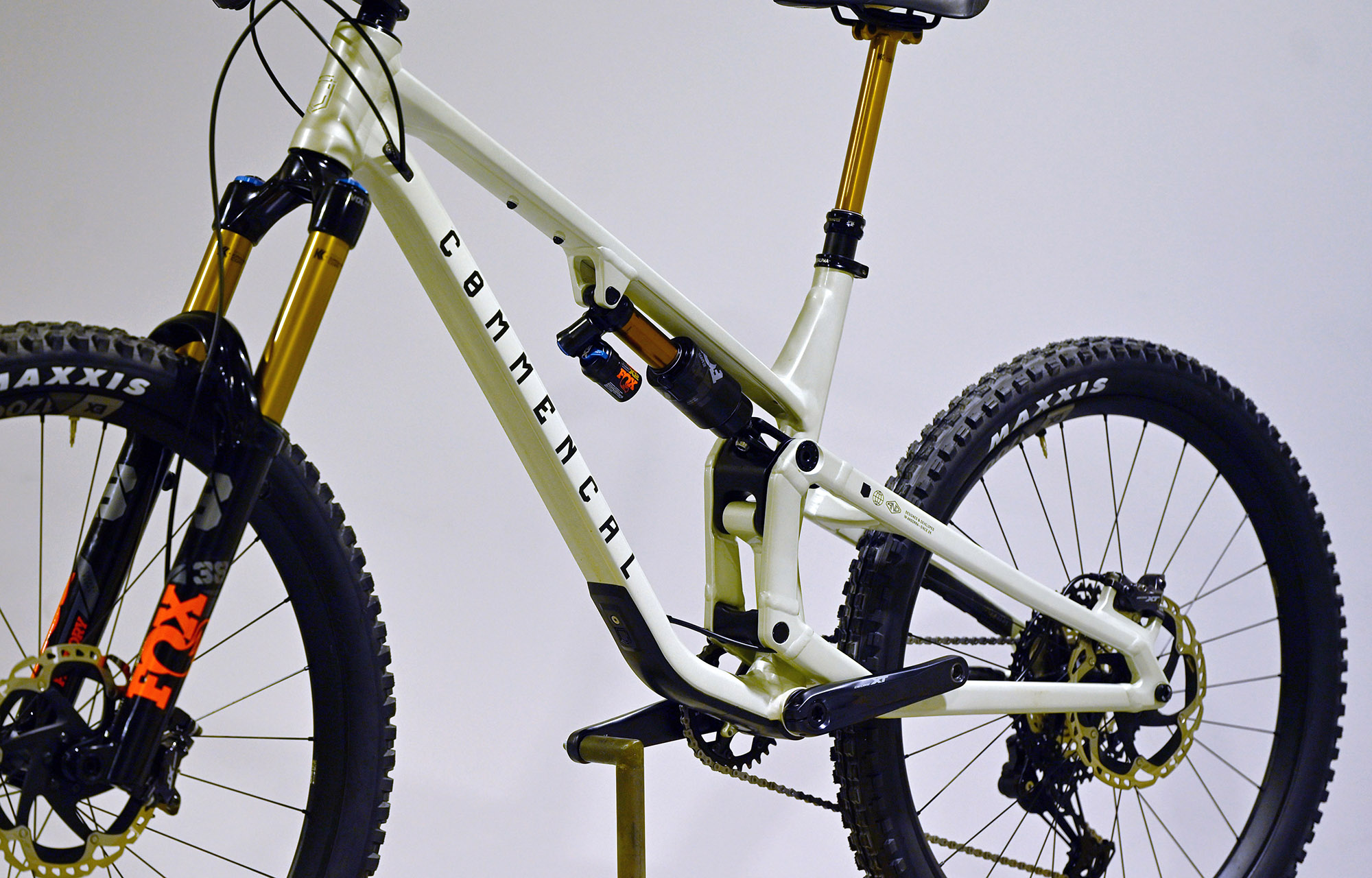 COMMENCAL META SX V5 SIGNATURE CLEAR SILVER - L (23131903) image cover number large 5
