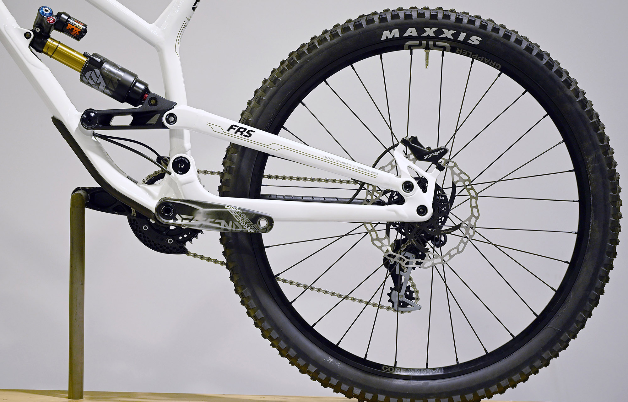 COMMENCAL FRS ESSENTIAL PURE WHITE - L (22150503) image cover number large 4
