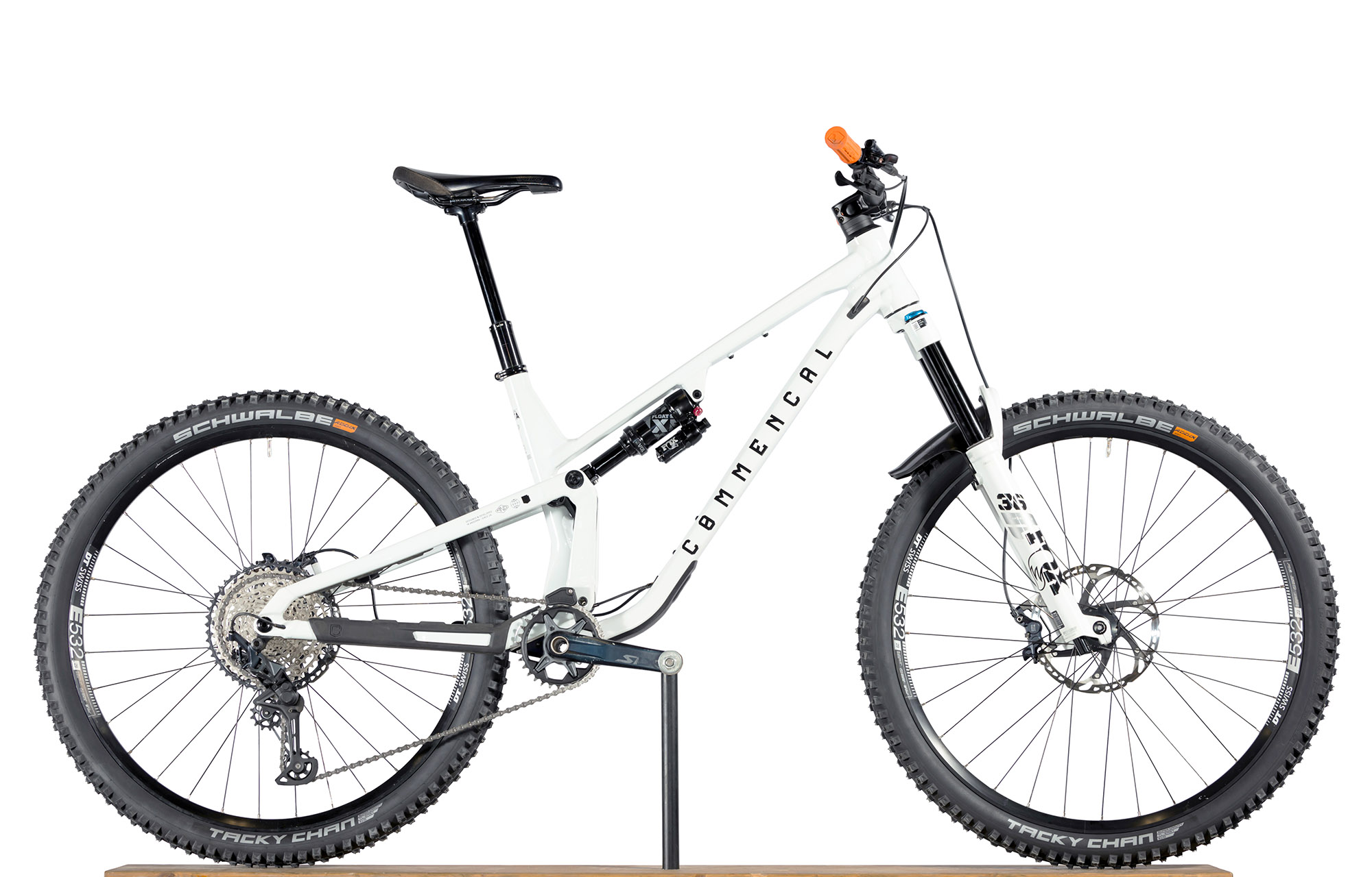 COMMENCAL META V5 ESSENTIAL PURE WHITE -L (23121203) image number null