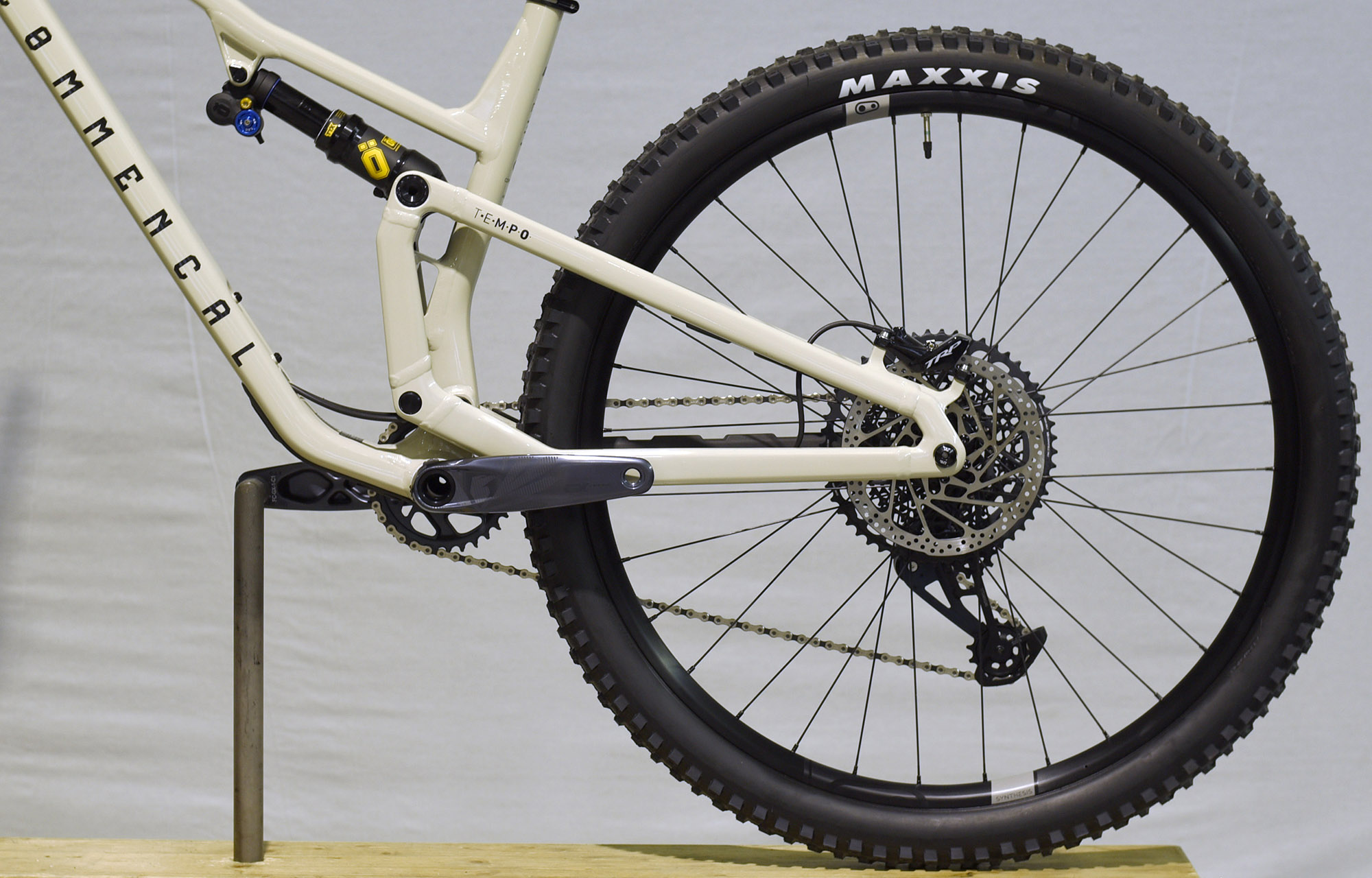 COMMENCAL T.E.M.P.O. OHLINS EDITION CHALK - L (22123903) image number null