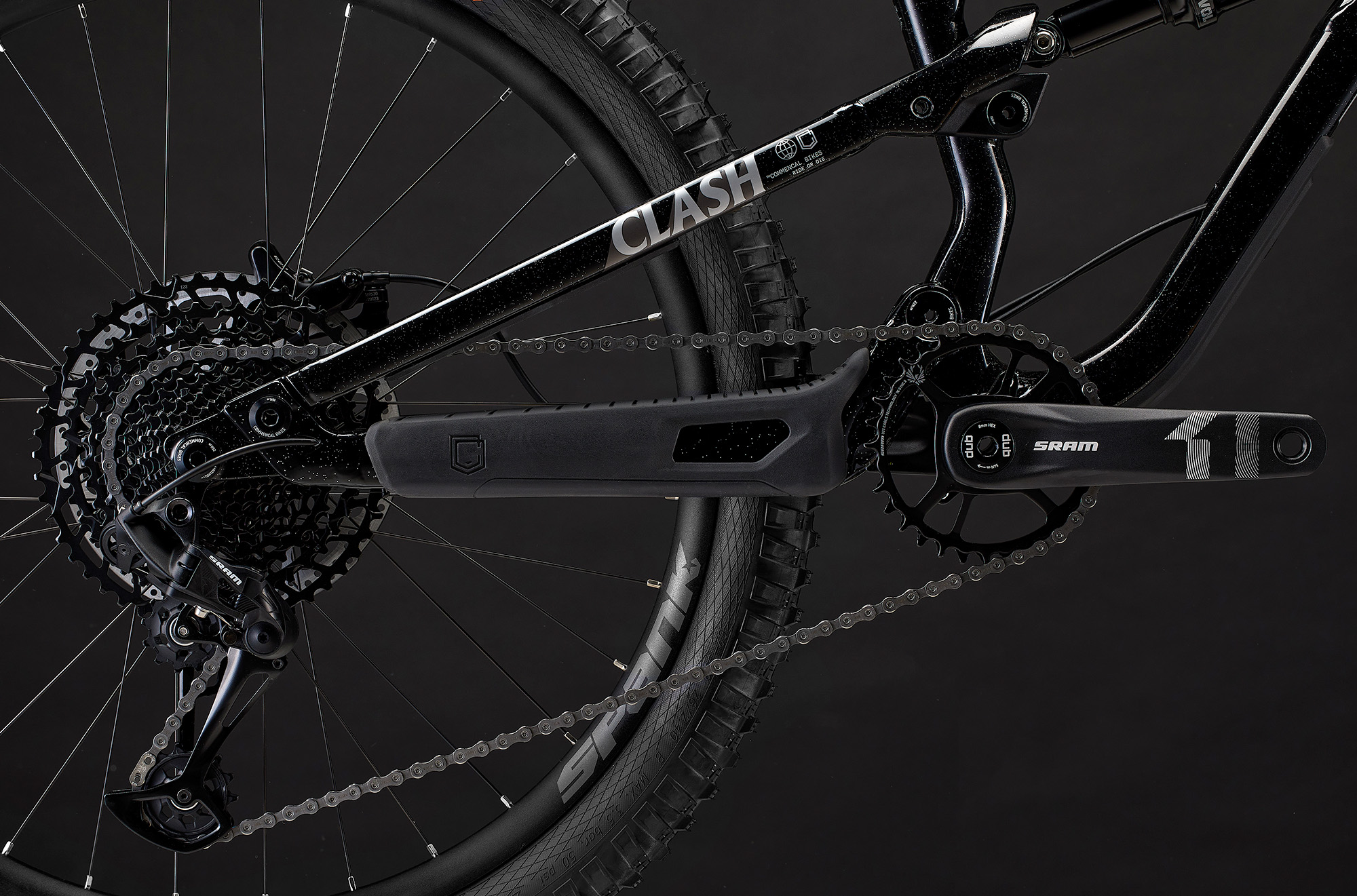 COMMENCAL CLASH XS GLITTERY BLACK image number null