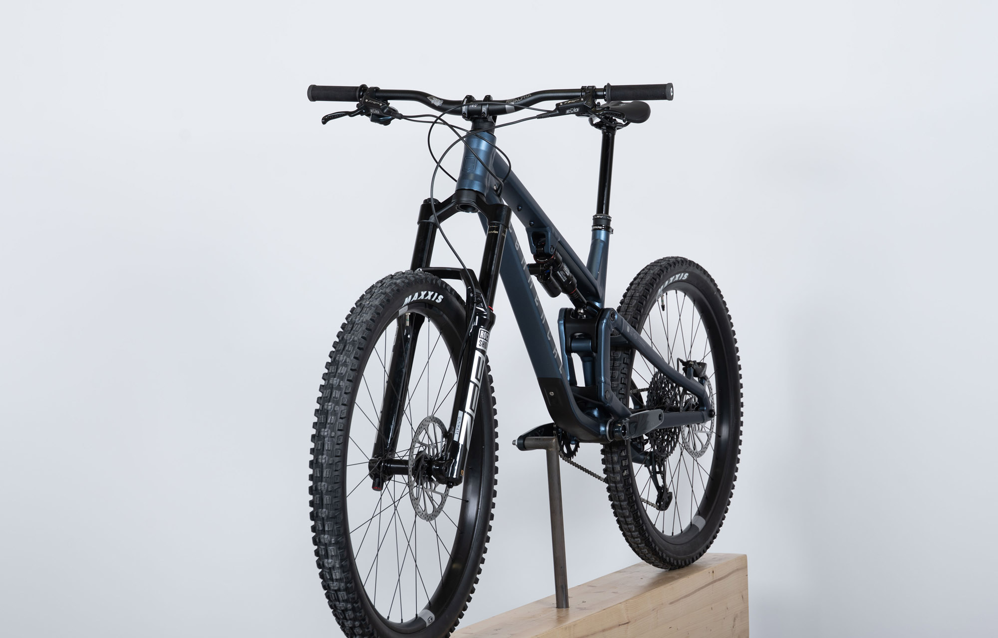 COMMENCAL META SX V5 RACE SPARKLY BLUE - L (23131703) image large number 4