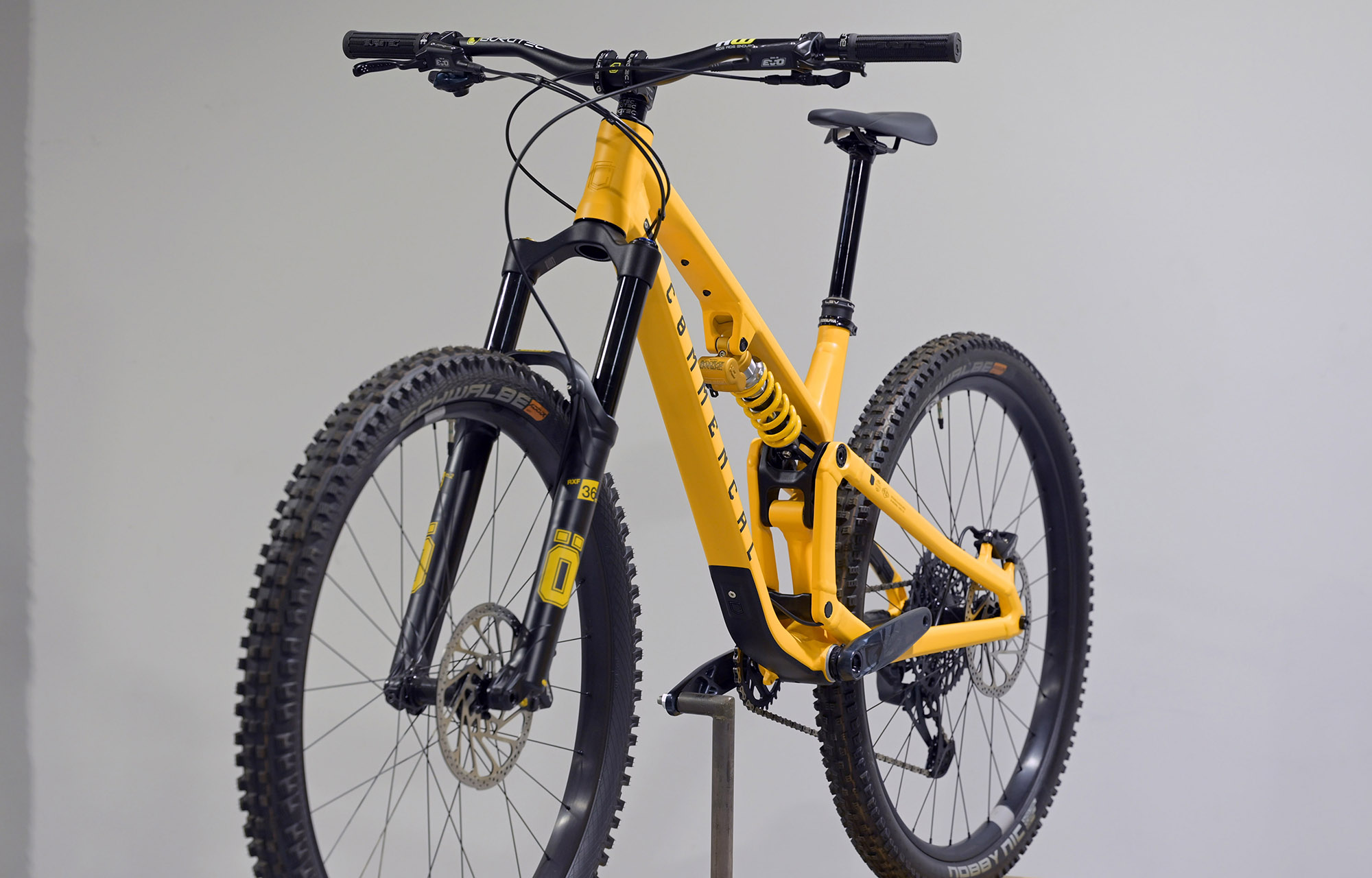 COMMENCAL META V5 OHLINS EDITION YELLOW - M (23122402) image cover number large 4