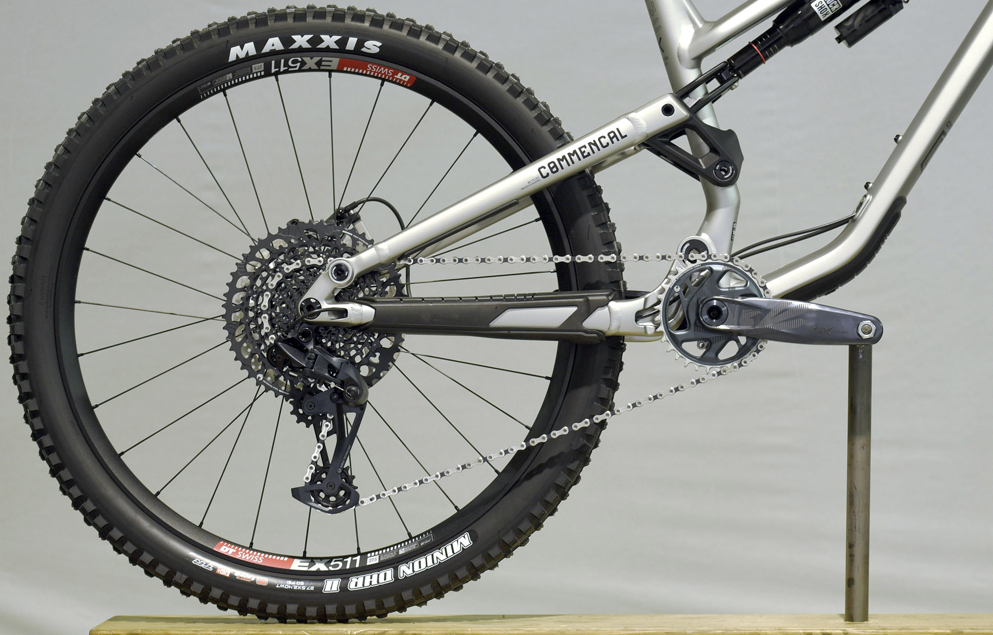 COMMENCAL META SX V4 RACE SILVER - L (22130803) image number null