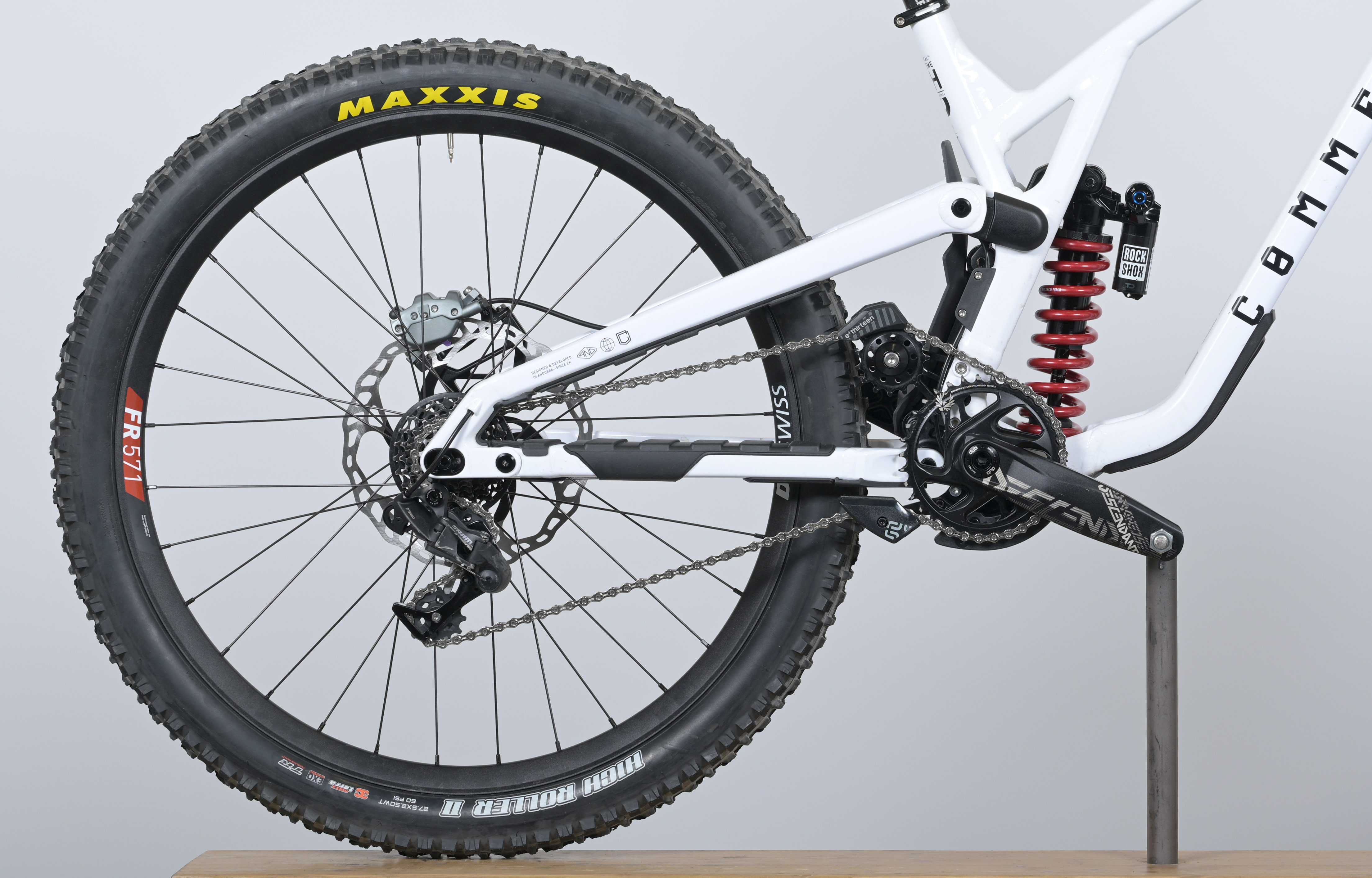 COMMENCAL SUPREME DH V5 ROCKSHOX PURE WHITE - L (24157103) image cover number large 0