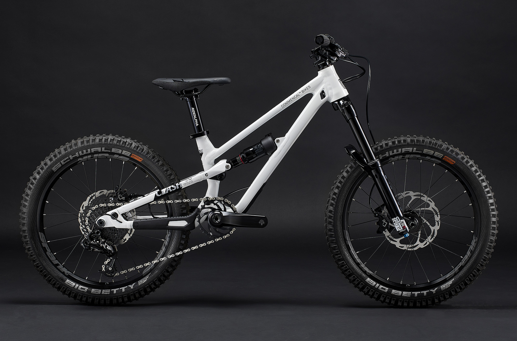 COMMENCAL CLASH 20 V2  PURE WHITE image number null