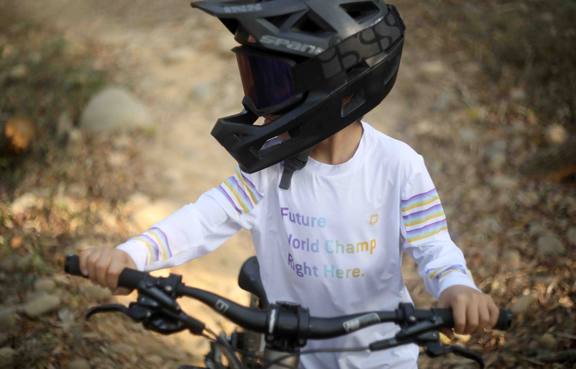 COMMENCAL KIDS LIGHTECH LONG SLEEVE JERSEY WORLD CHAMPS image number 2