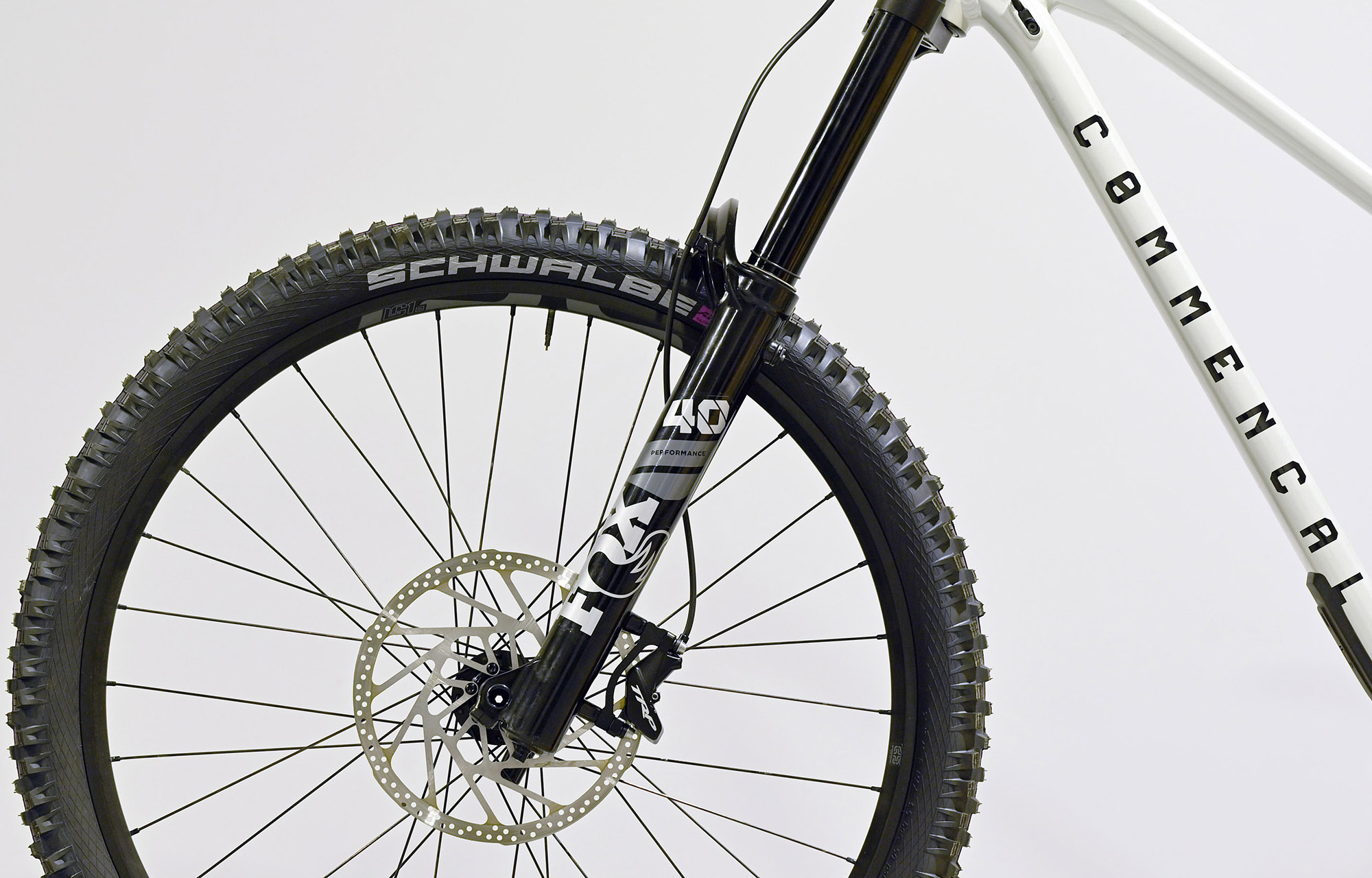 COMMENCAL SUPREME DH V5 ESSENTIAL CLEAR SILVER - L (23150103) image number null