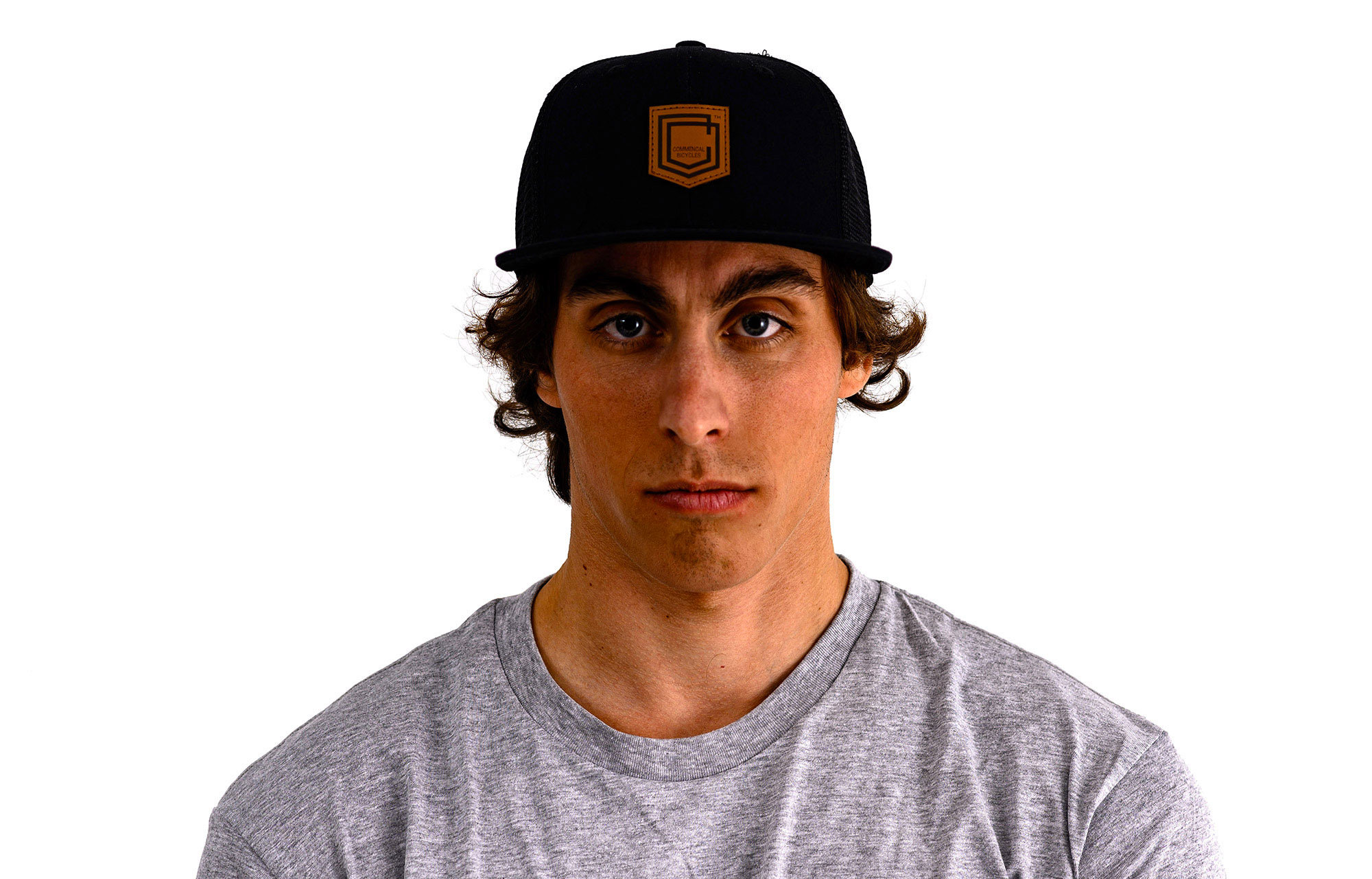 COMMENCAL SHIELD FLAT PEAK CAP BLACK LEATHER image number 2