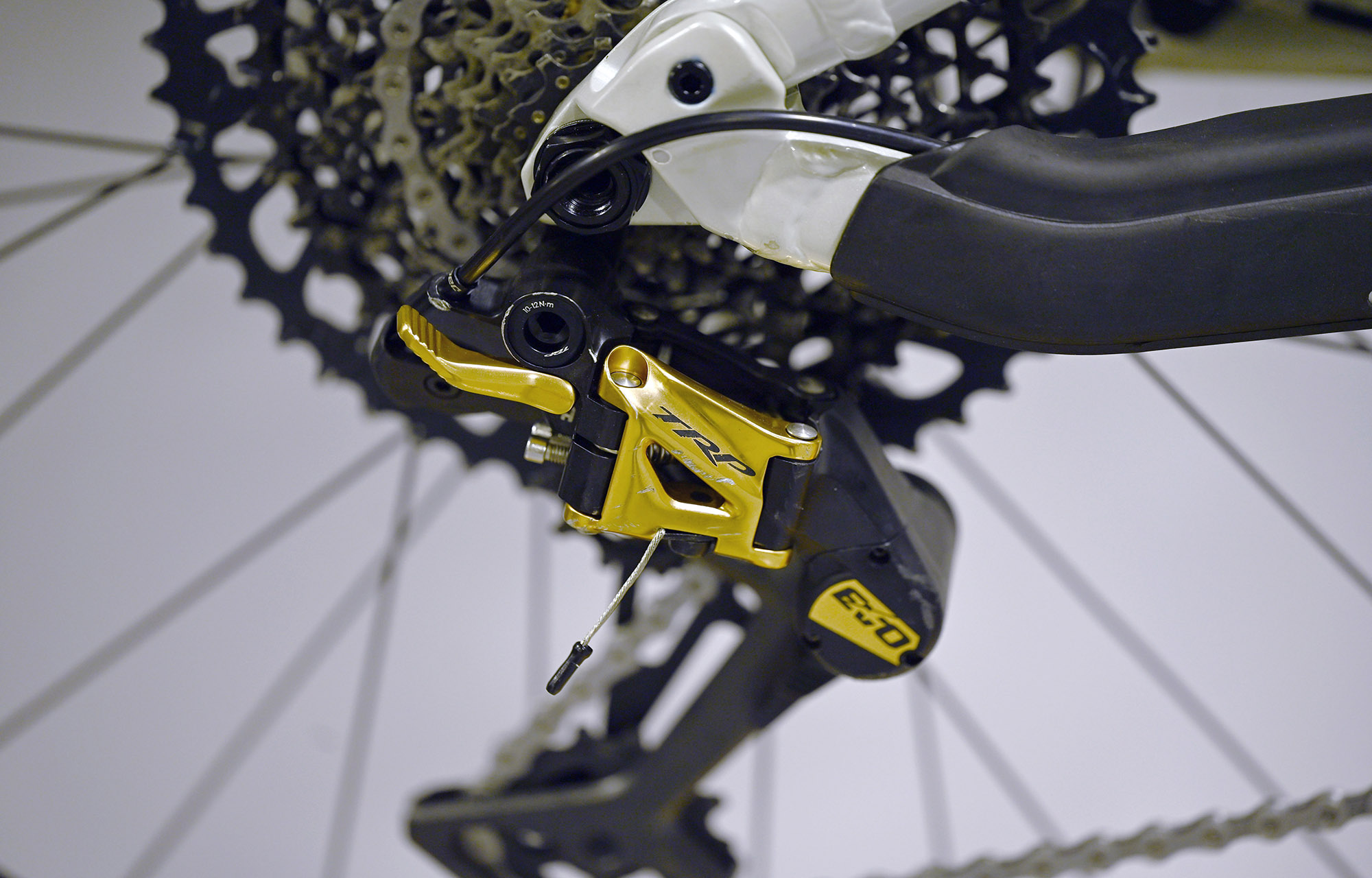 COMMENCAL META POWER SX BOSCH CLEAR SILVER  [COMMENCAL TEAM] ALC - M (24100030) 2862 km image cover number large 7