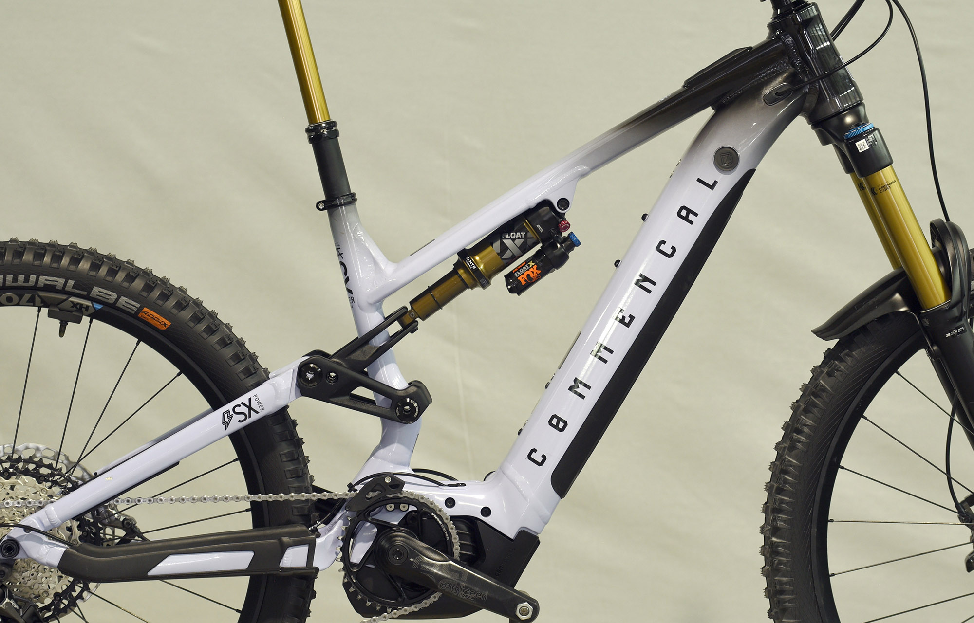 COMMENCAL META POWER SX BOSCH SIGNATURE LIGHT PURPLE / BLACK - M (22180802) 609 km image number null