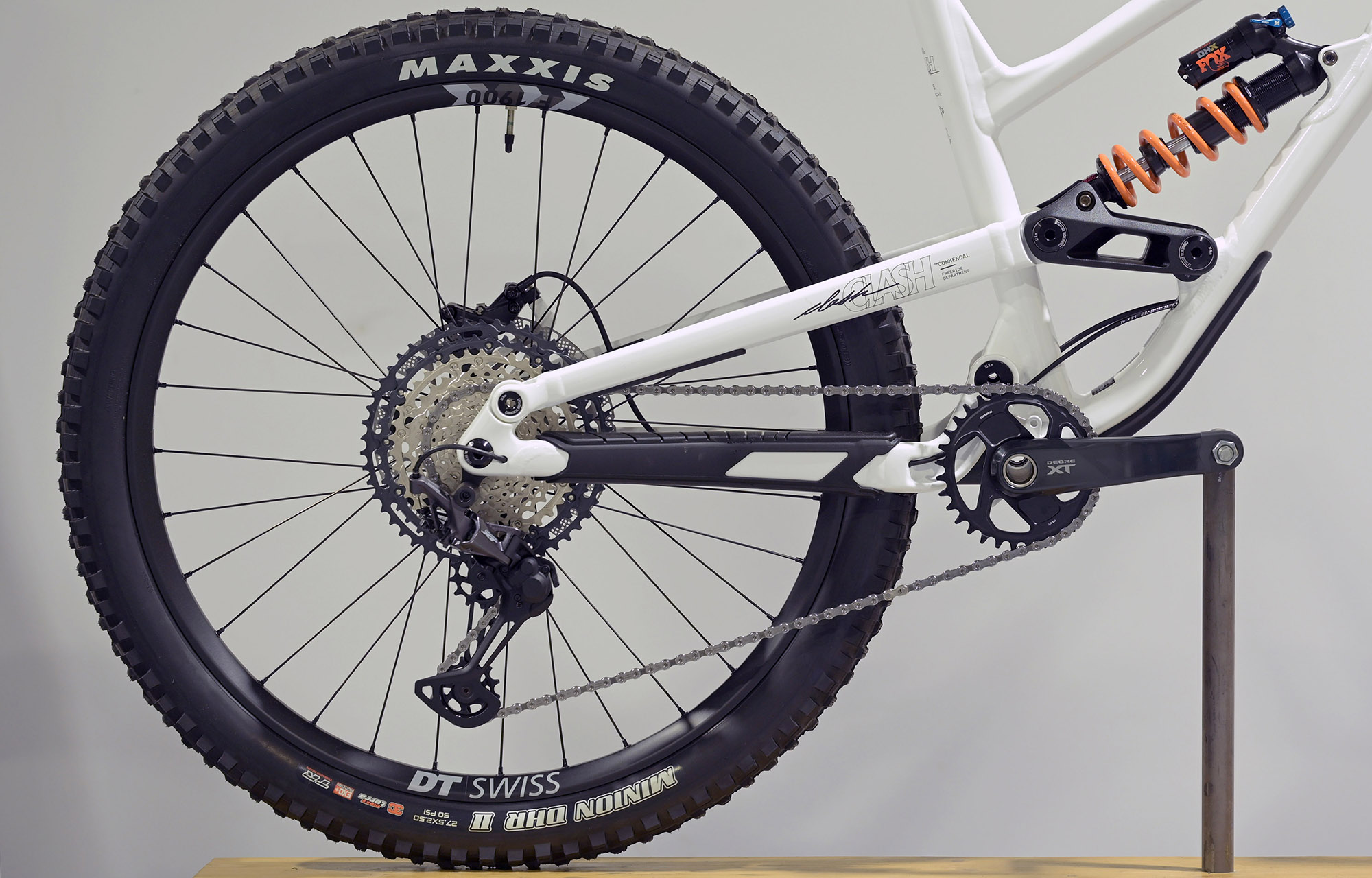 COMMENCAL CLASH SIGNATURE PURE WHITE - M (25130102) image cover number large 0