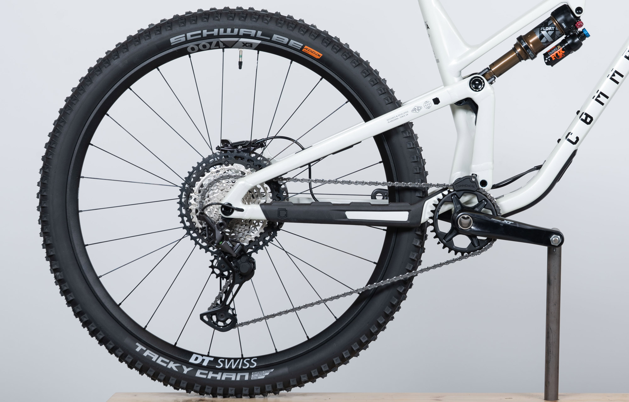 COMMENCAL META V5 SIGNATURE CLEAR SILVER - L (23121003) image large number 0