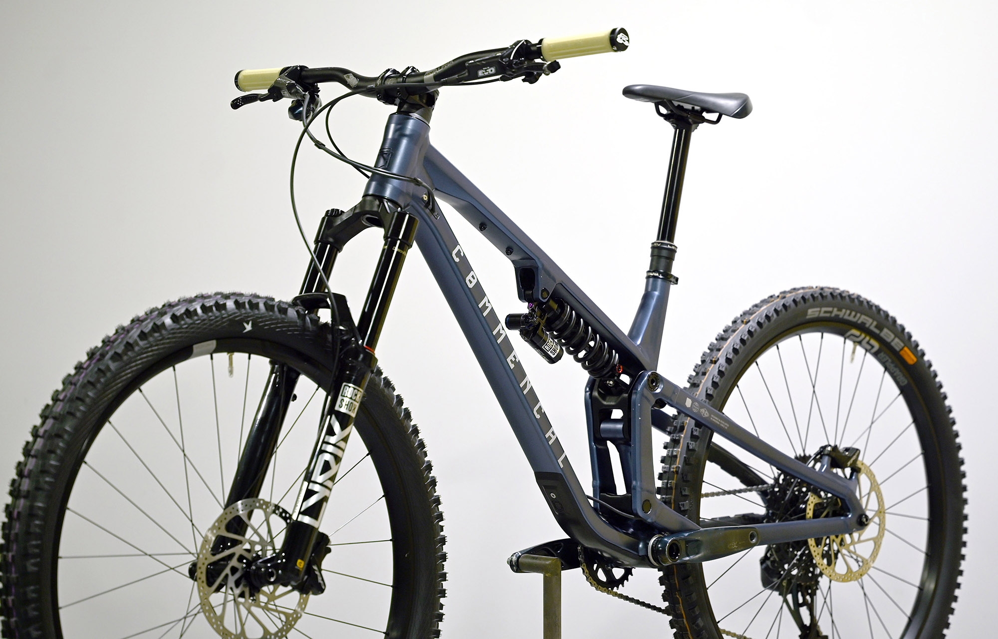 COMMENCAL META V5 RACE SPARKLY BLUE - M (23121302) image cover number large 4